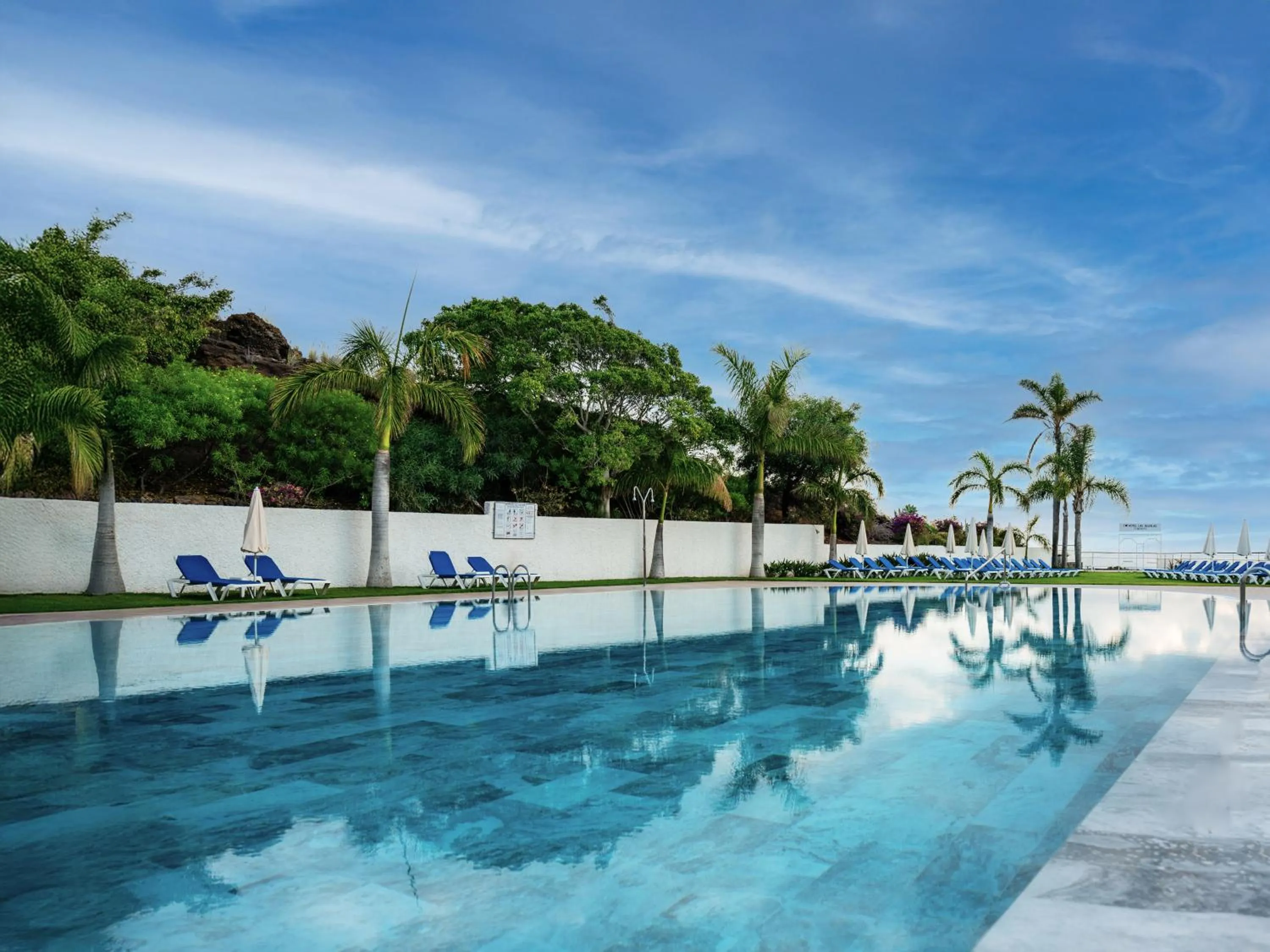 Swimming pool in Hotel Las Águilas Tenerife, Affiliated by Meliá