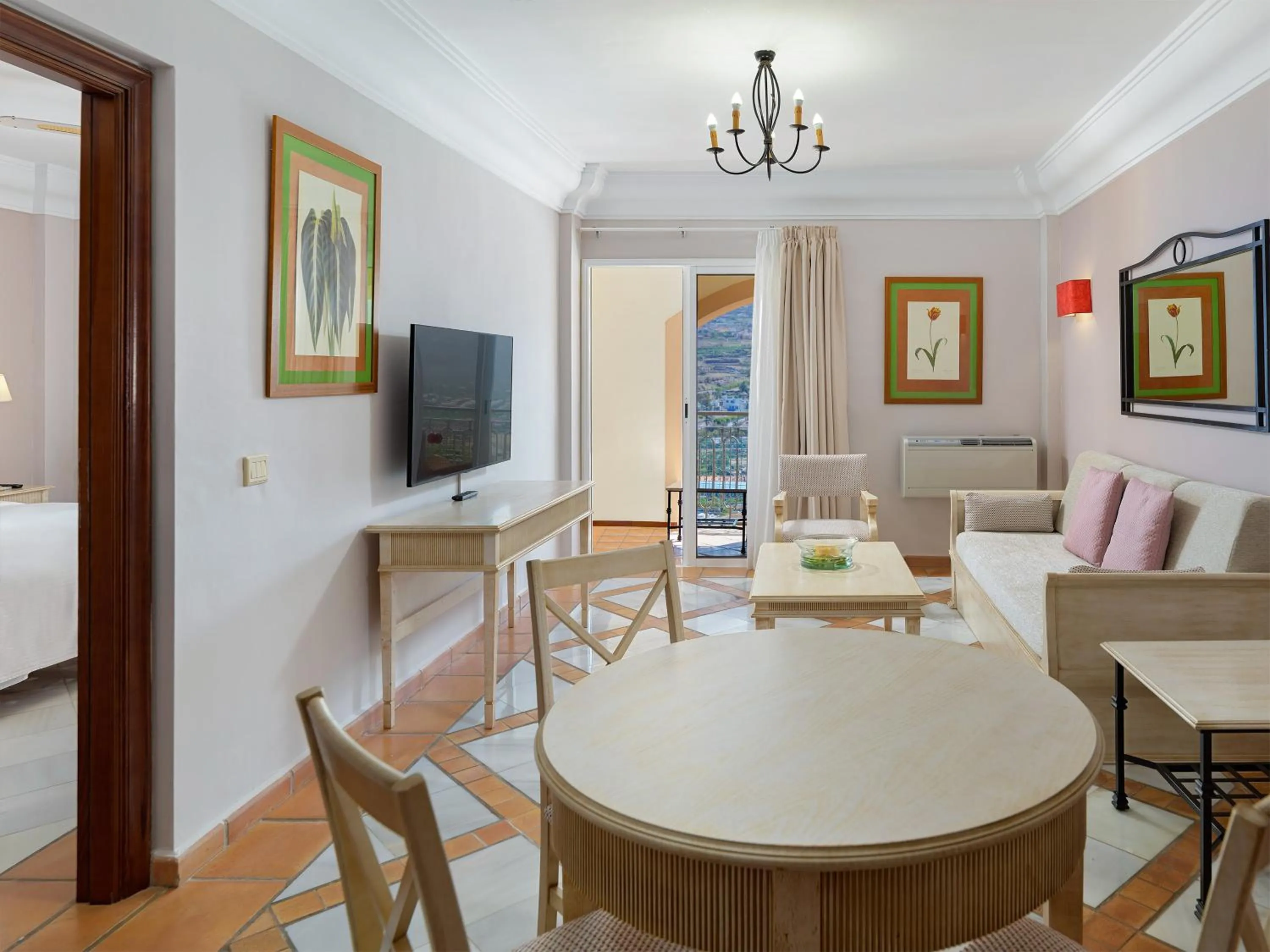 Communal lounge/ TV room in Hotel Las Águilas Tenerife, Affiliated by Meliá