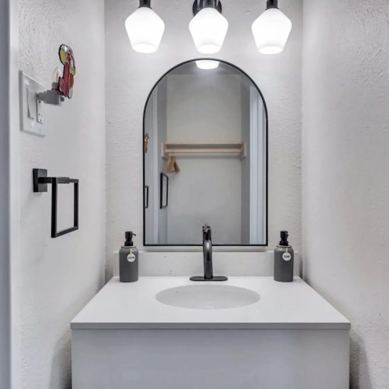 Bathroom in Hotel McCoy - Art, Libations, Pool Society