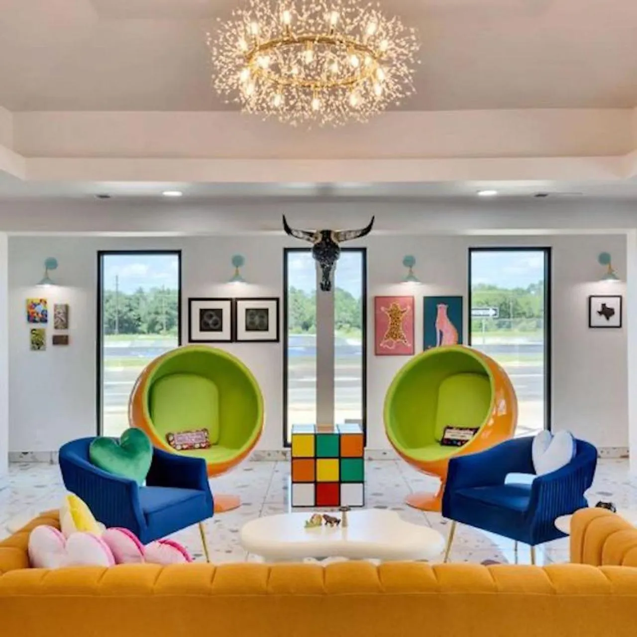 Lobby or reception in Hotel McCoy - Art, Libations, Pool Society