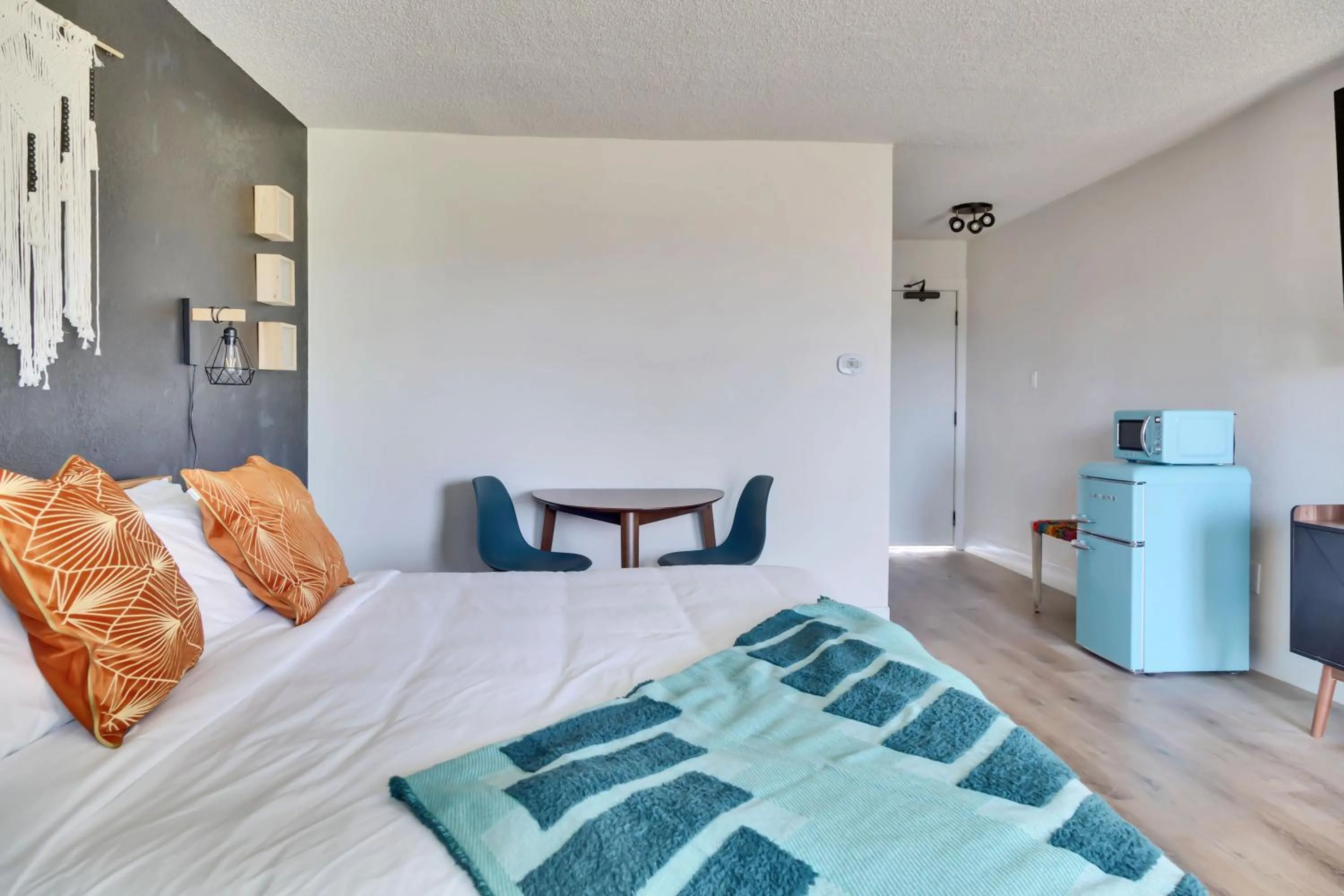 Bed in Hotel McCoy - Art, Libations, Pool Society