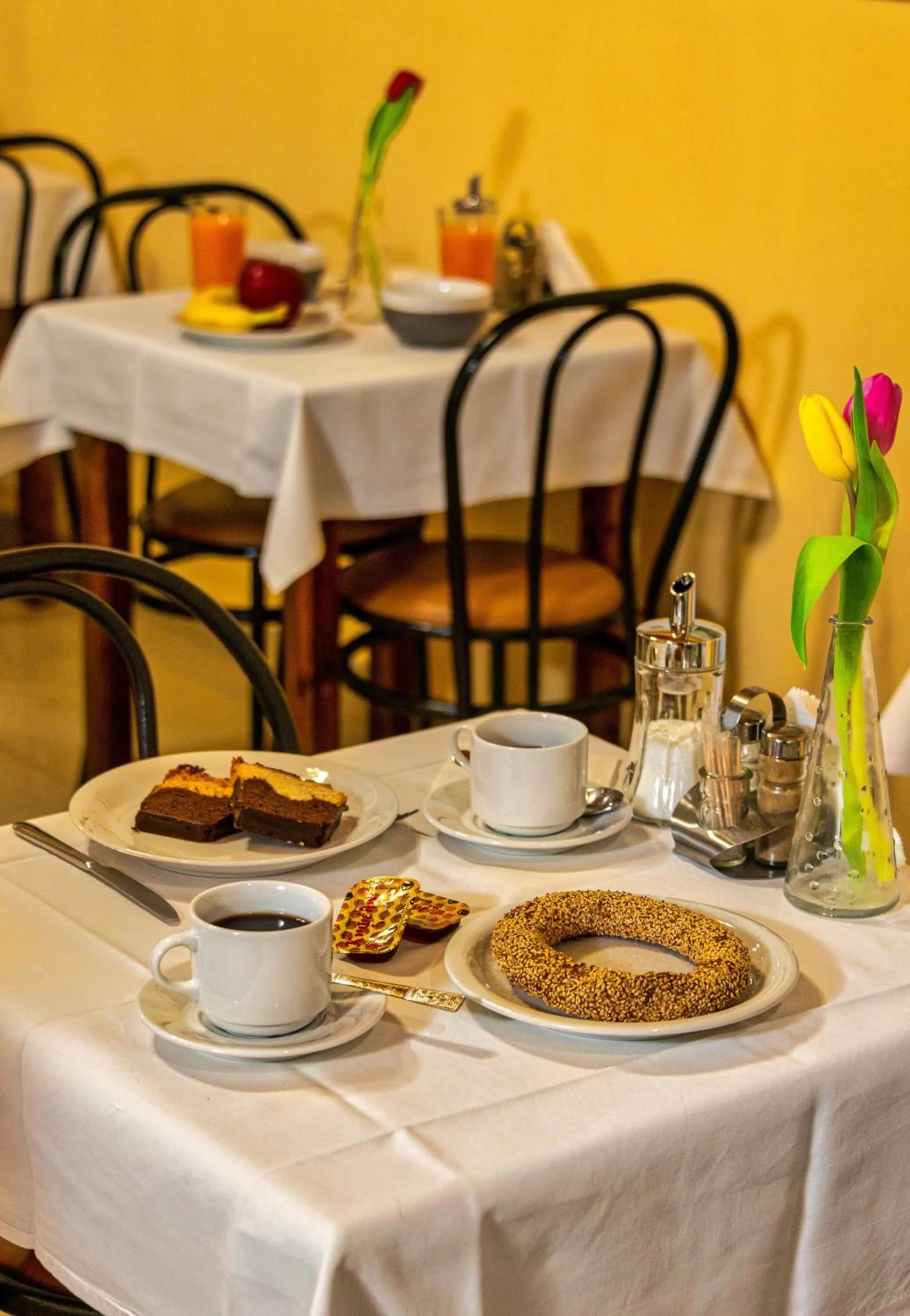 Breakfast in Nea Metropolis