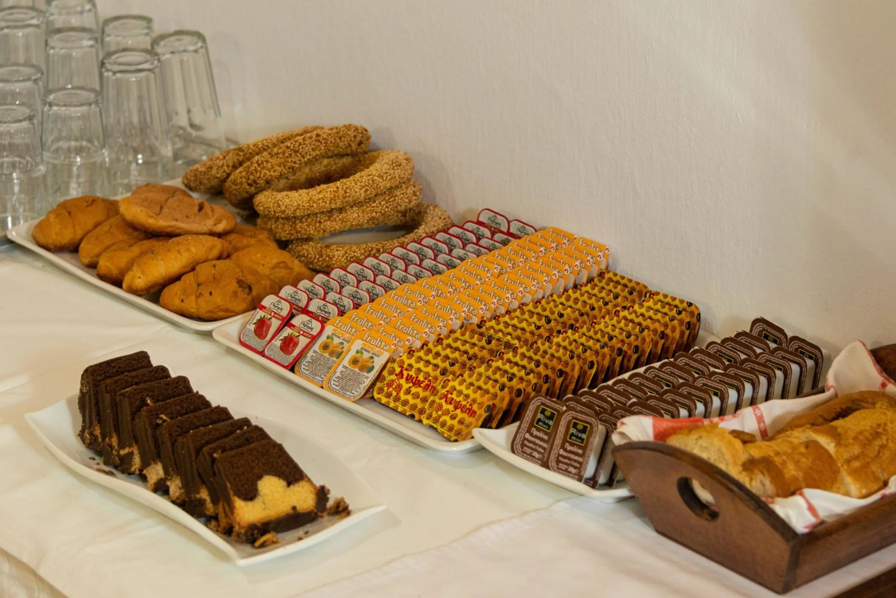 Breakfast in Nea Metropolis