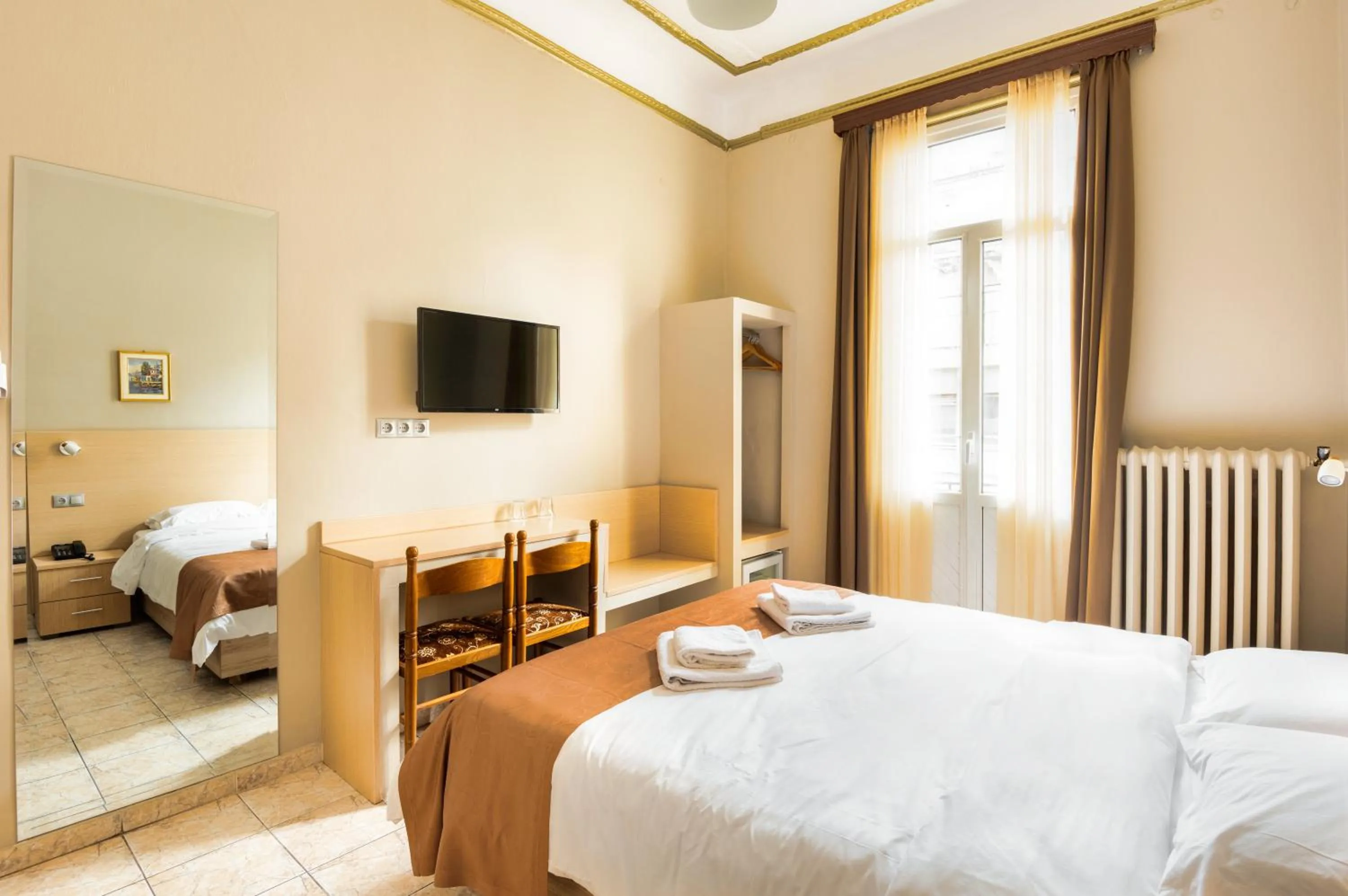 TV and multimedia, Bed in Nea Metropolis