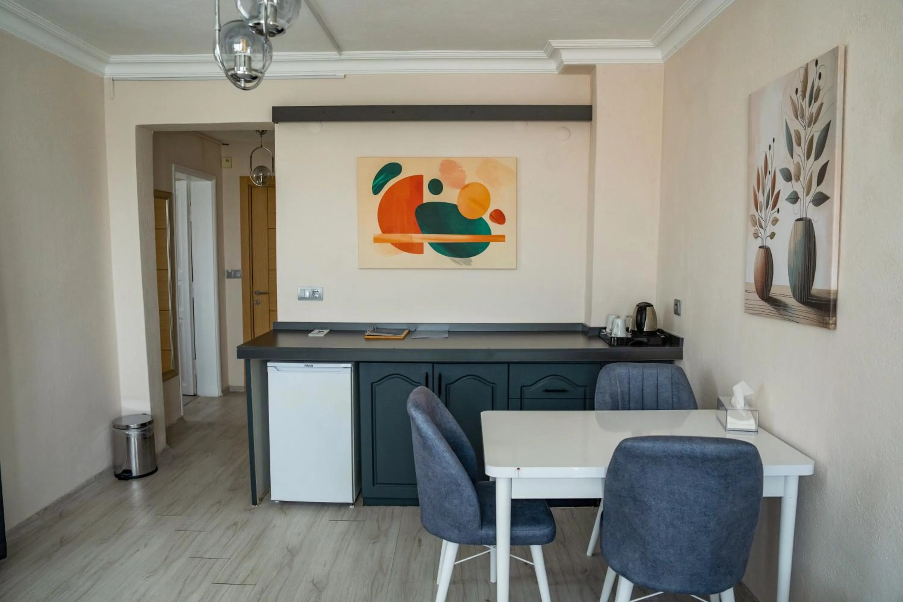 Kitchen or kitchenette in Carrington Suites