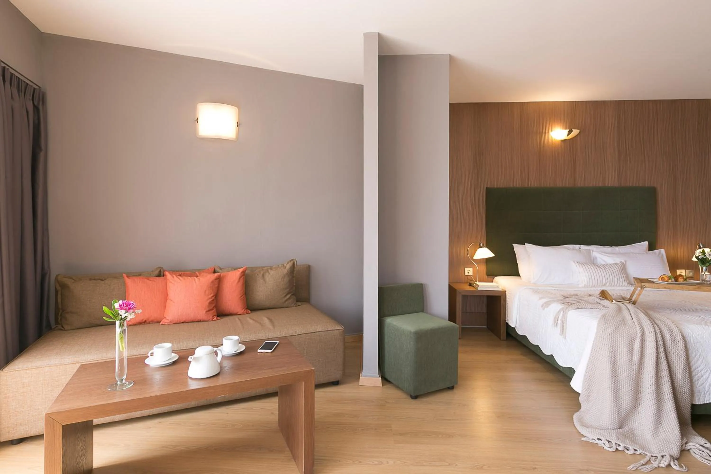 Bedroom, Bed in Plaza Hotel, Philian Hotels and Resorts