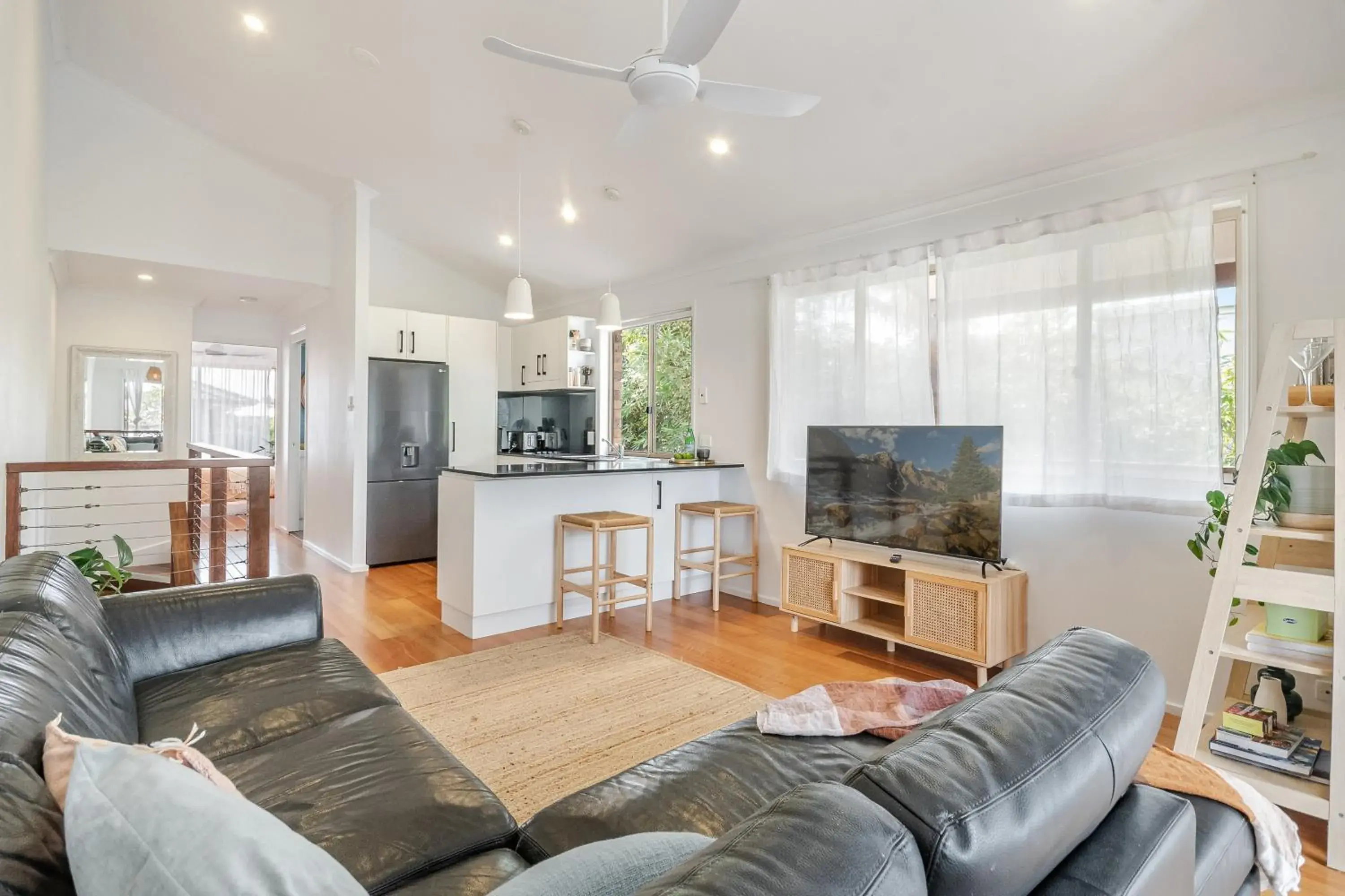 Three-Bedroom Apartment in Lennox Beach Oasis 3 Bedrooms in town Three-Bedroom Apartment in Lennox Beach Oasis 3 Bedrooms in town