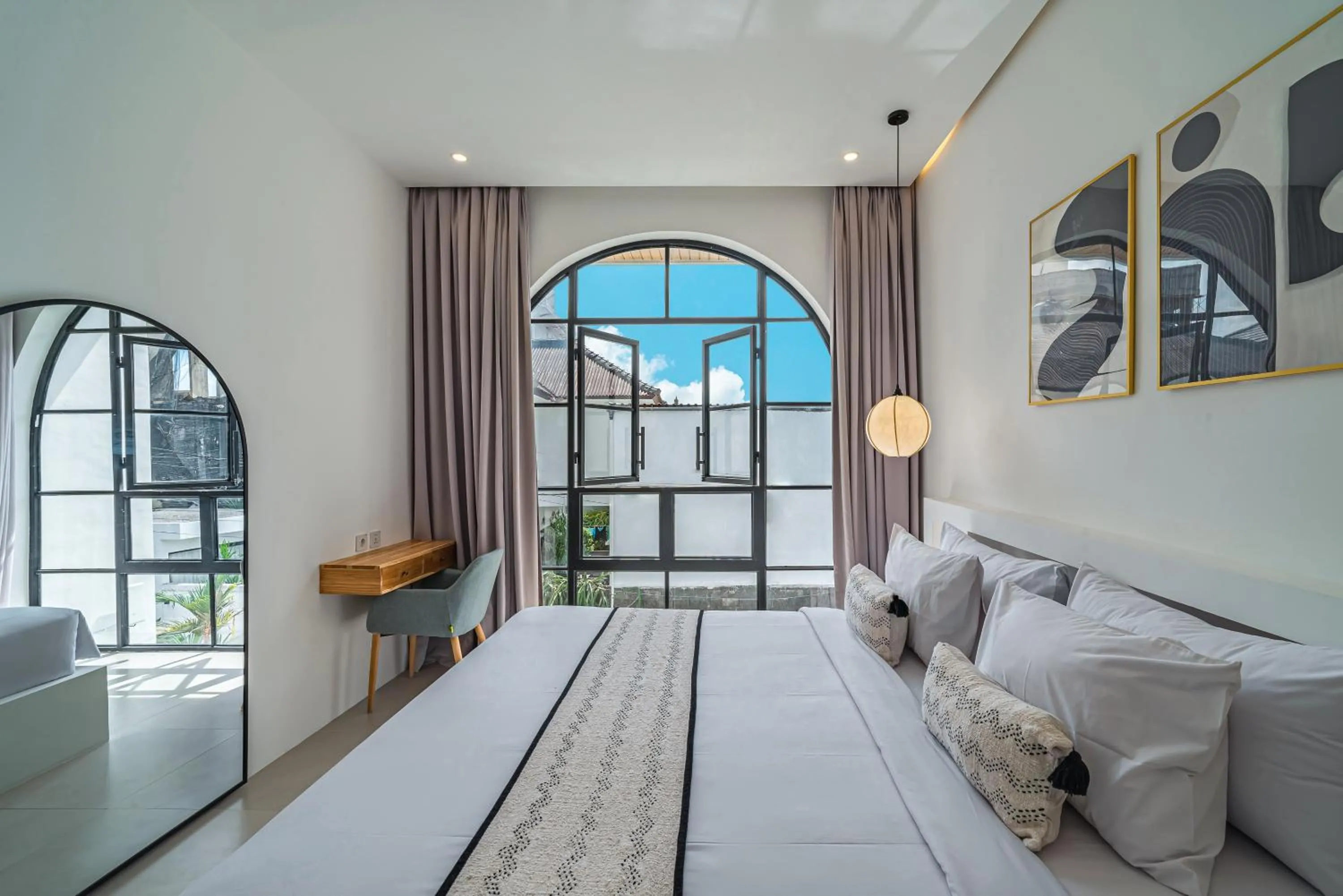 Bed in Villa Sunset and Sunrise - 2BR elegant villa in Central Canggu