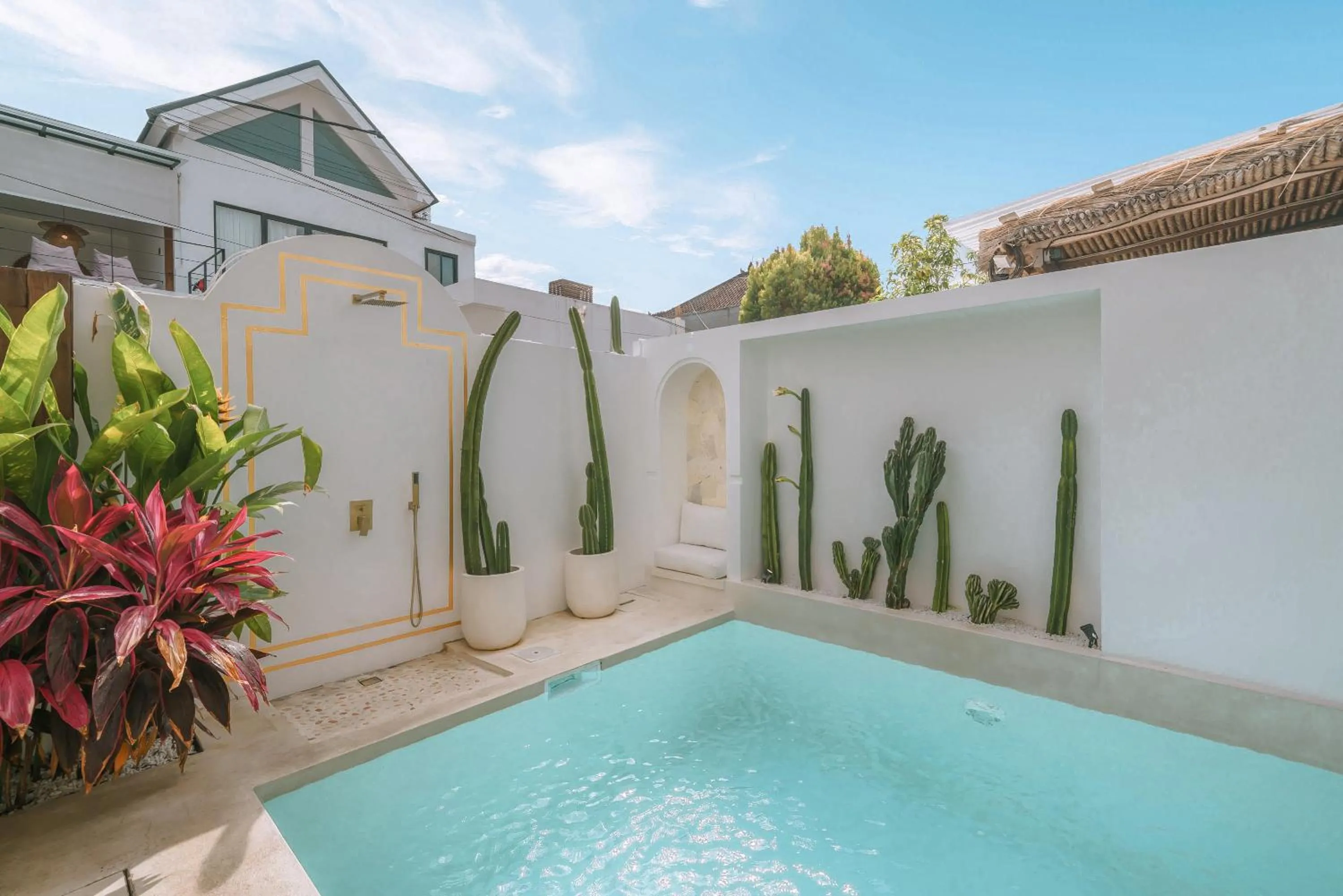 Day in Villa Sunset and Sunrise - 2BR elegant villa in Central Canggu