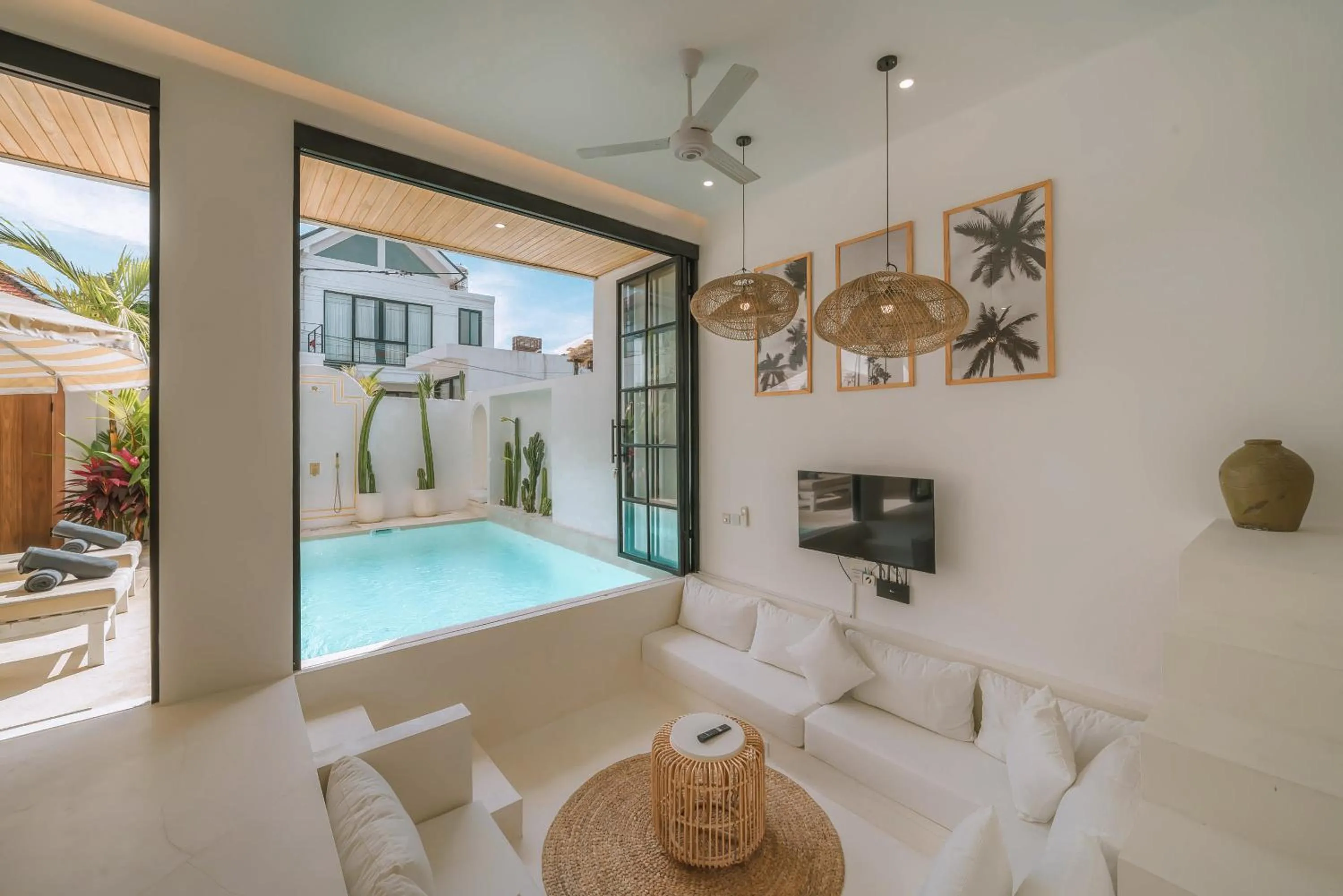 Villa Sunset and Sunrise - 2BR elegant villa in Central Canggu