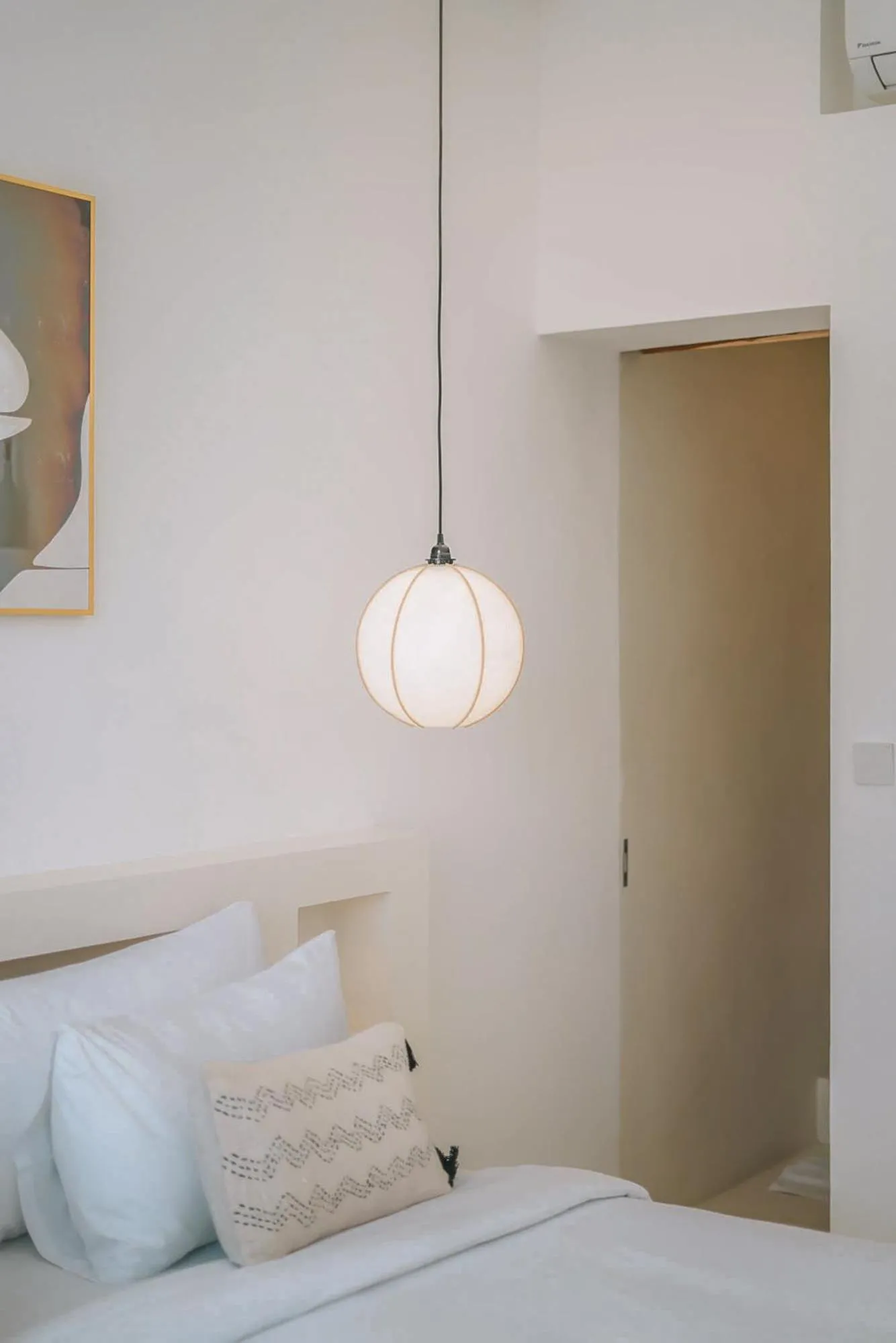 Bed in Villa Sunset and Sunrise - 2BR elegant villa in Central Canggu