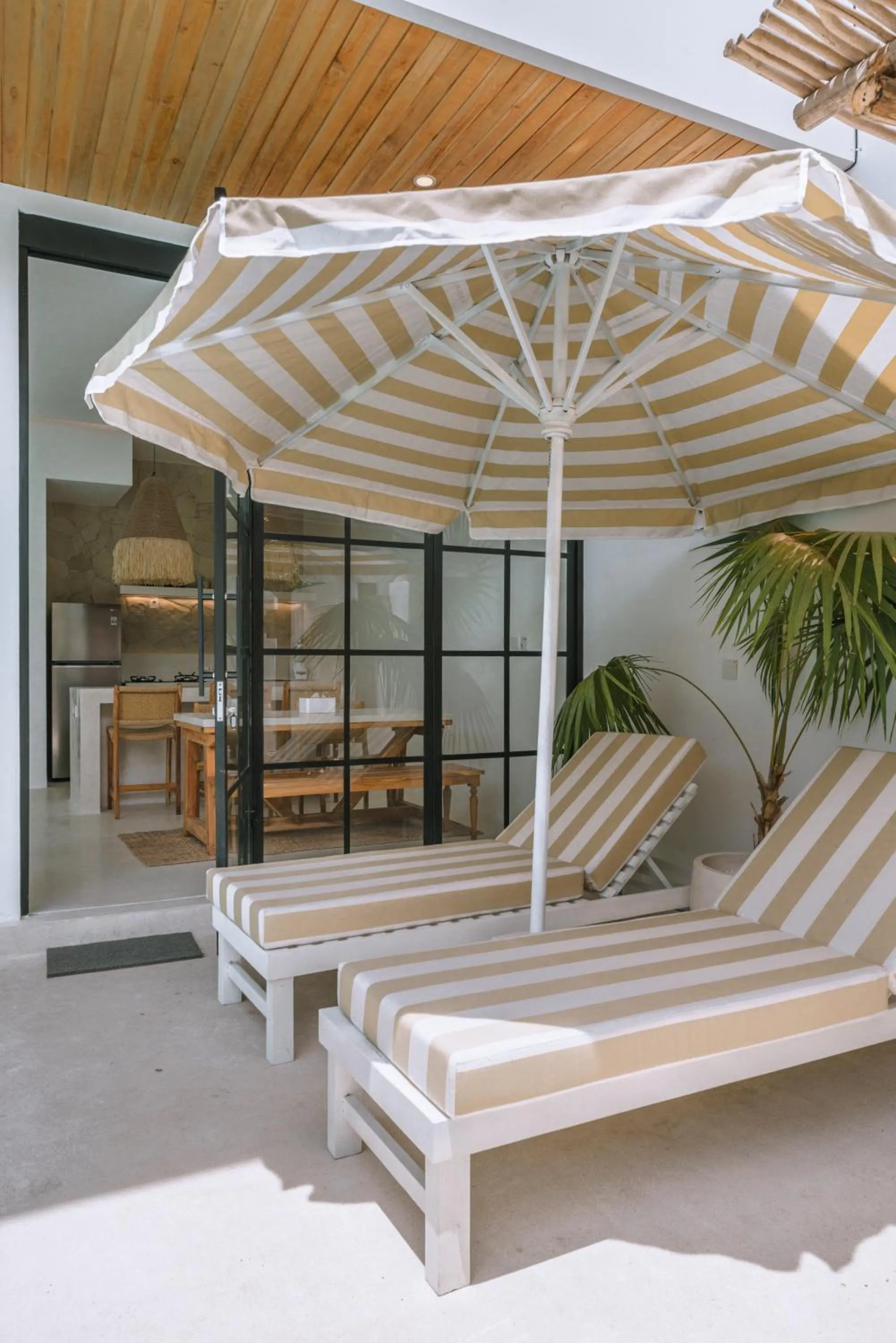 Villa Sunset and Sunrise - 2BR elegant villa in Central Canggu