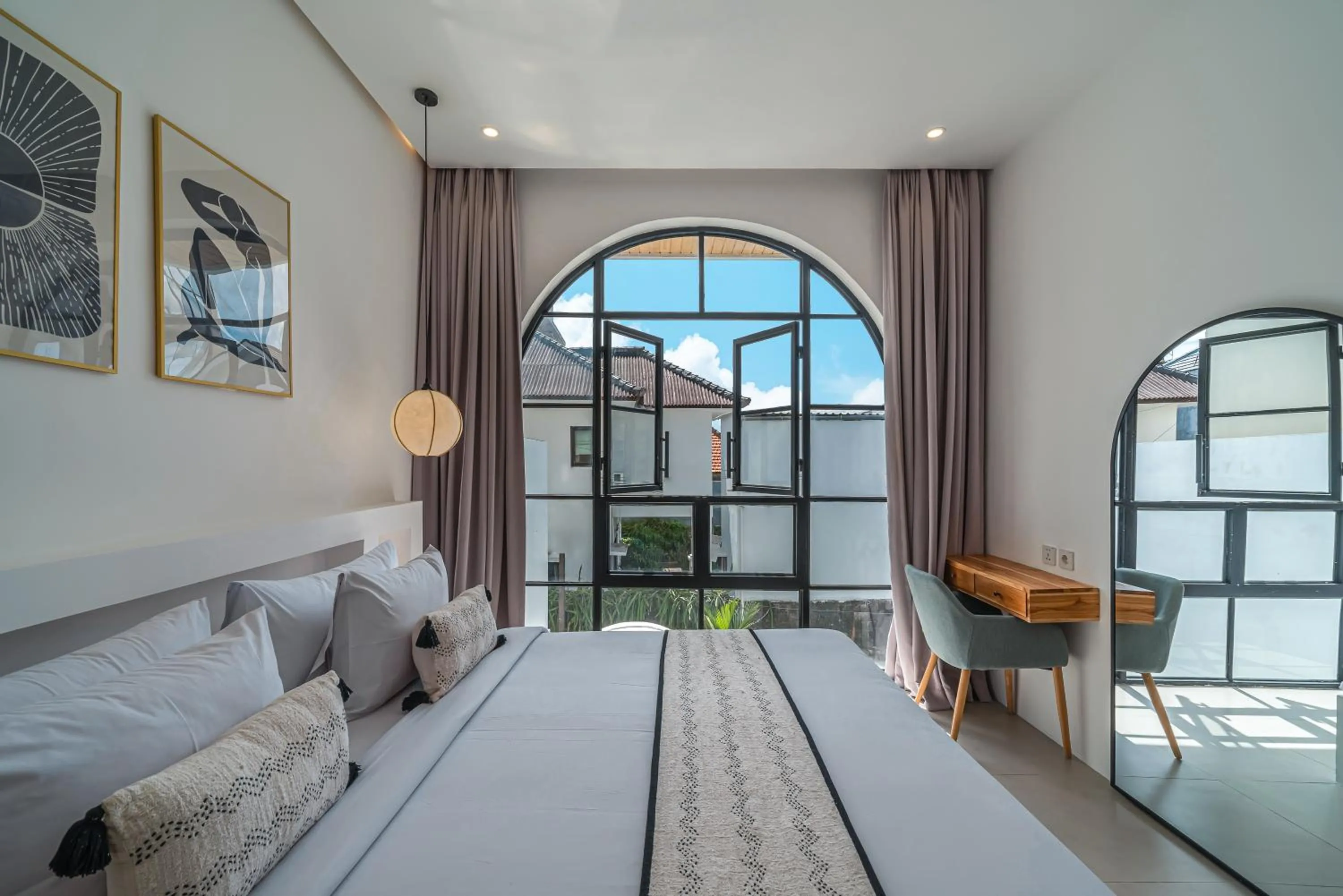 Bed in Villa Sunset and Sunrise - 2BR elegant villa in Central Canggu