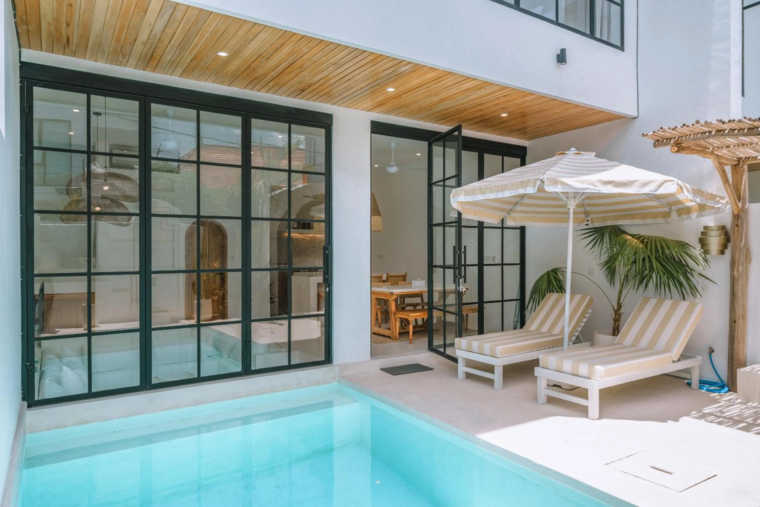 Villa Sunset and Sunrise - 2BR elegant villa in Central Canggu