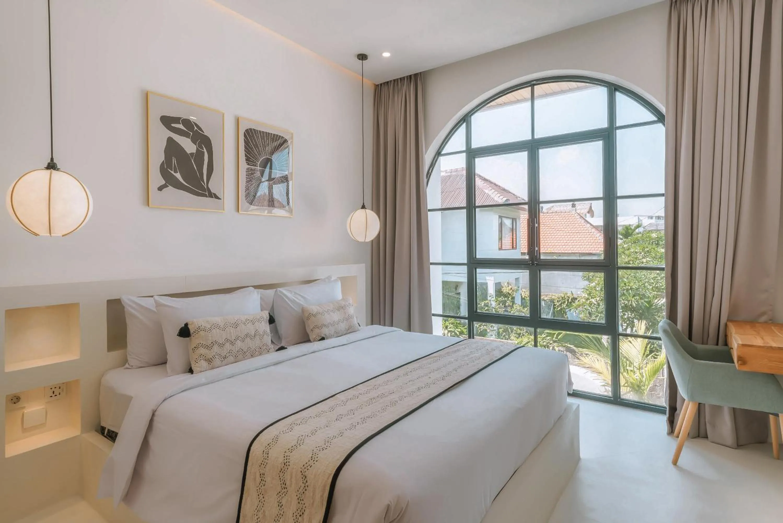Bed in Villa Sunset and Sunrise - 2BR elegant villa in Central Canggu
