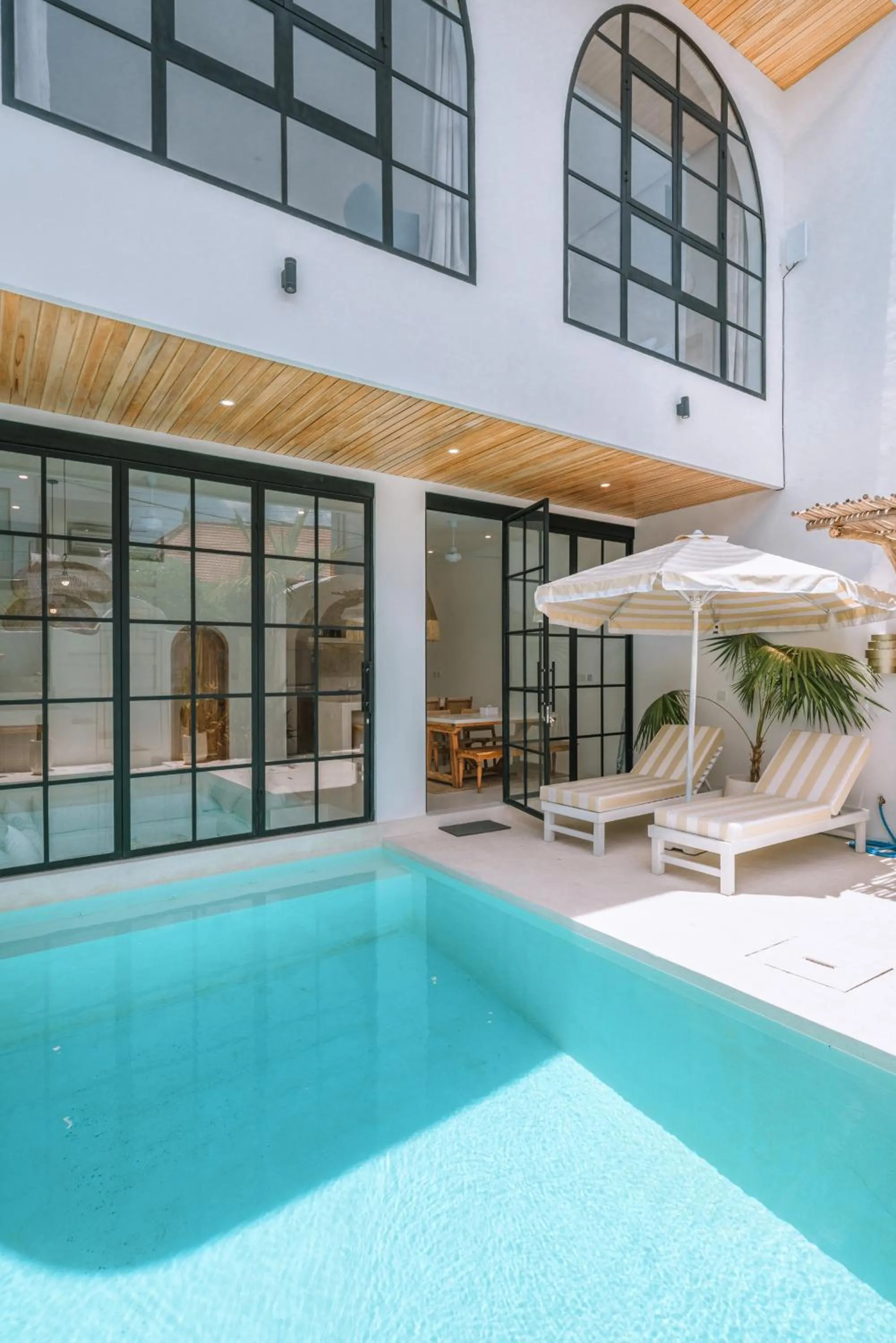 Villa Sunset and Sunrise - 2BR elegant villa in Central Canggu