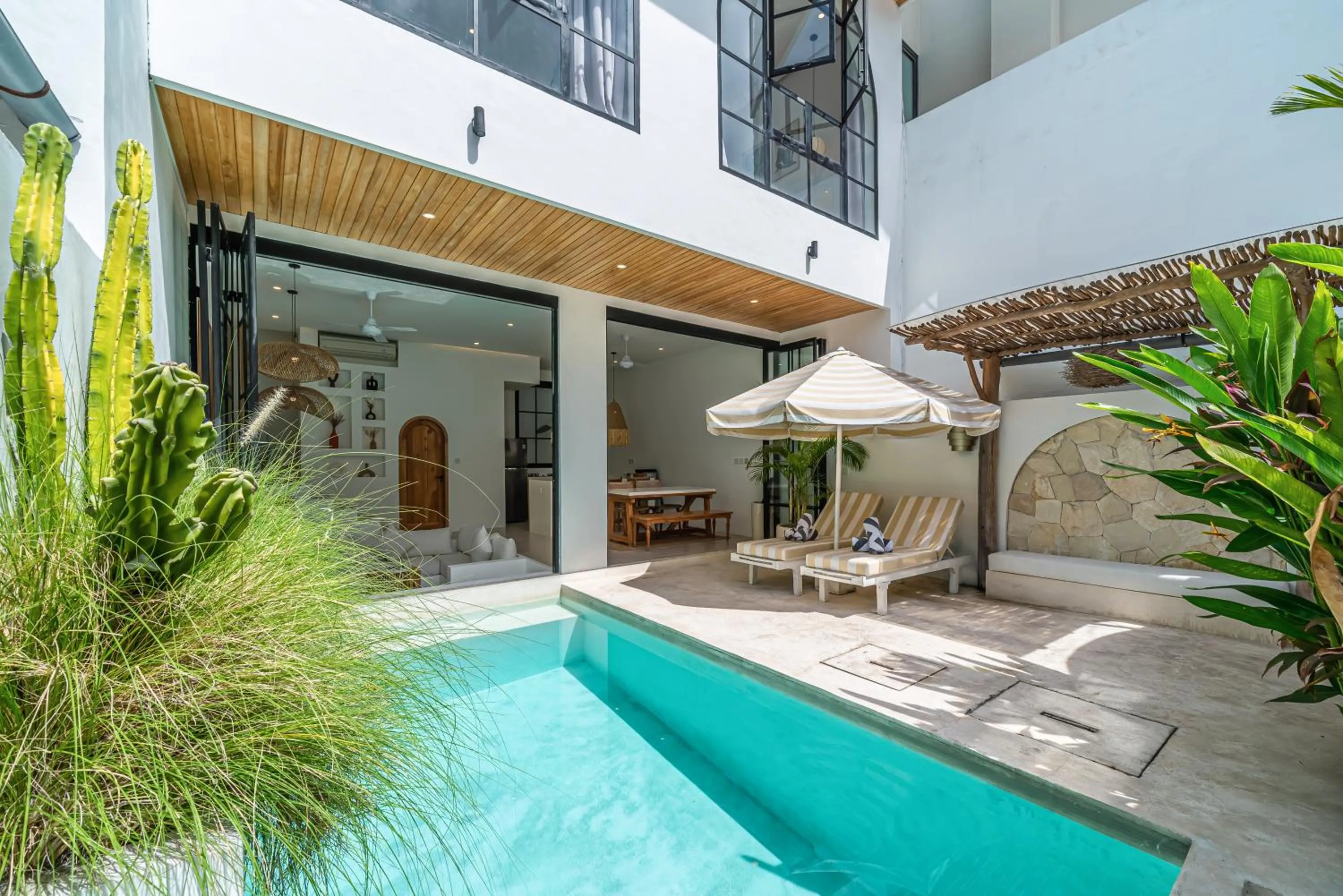 Villa Sunset and Sunrise - 2BR elegant villa in Central Canggu