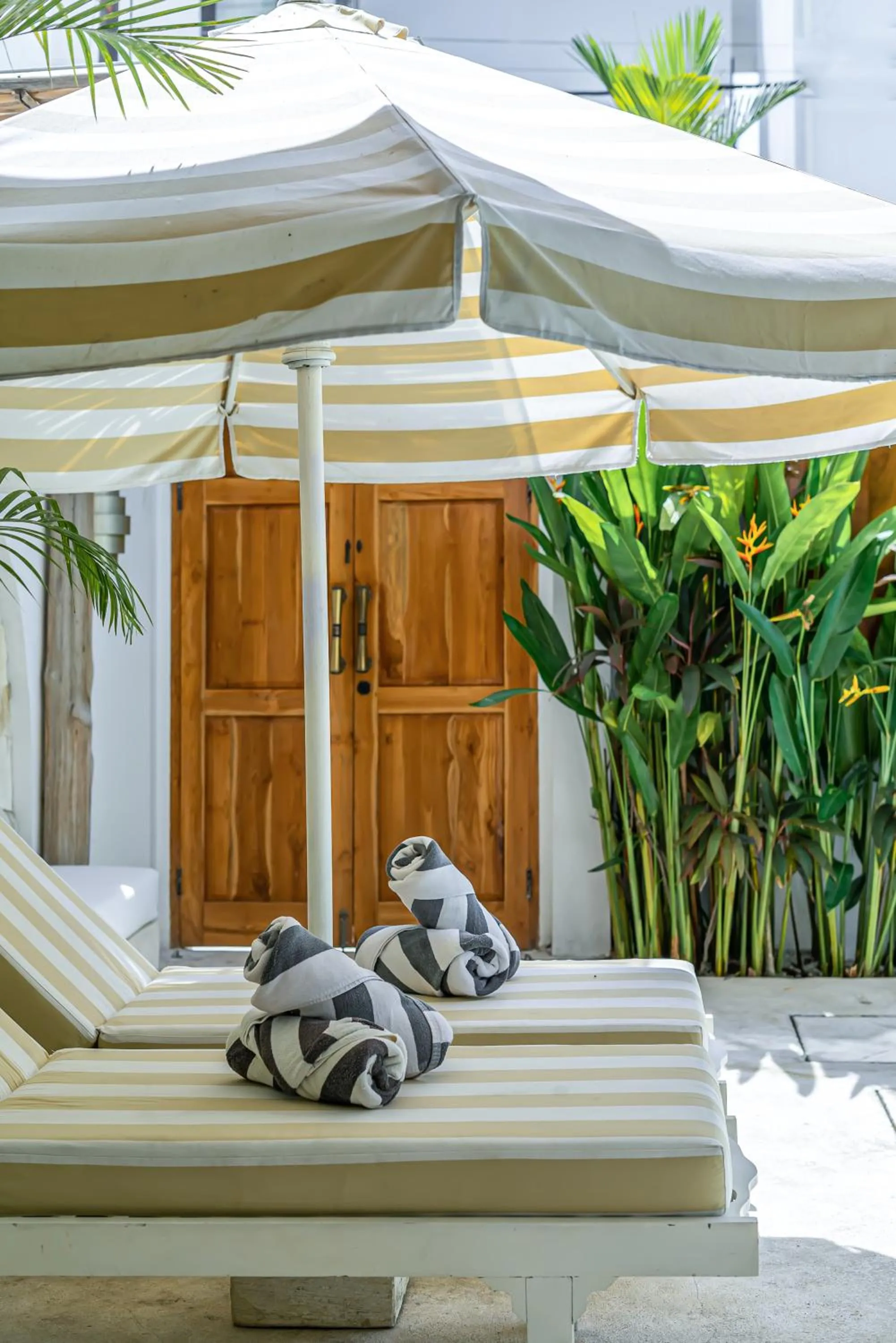 Villa Sunset and Sunrise - 2BR elegant villa in Central Canggu