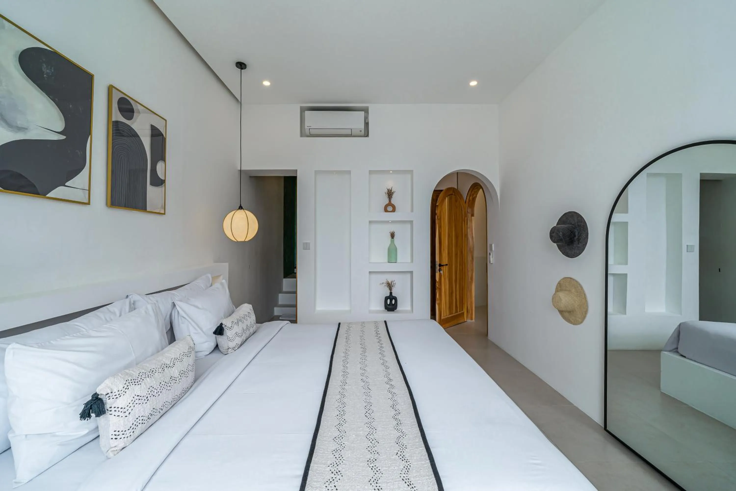 Bed in Villa Sunset and Sunrise - 2BR elegant villa in Central Canggu