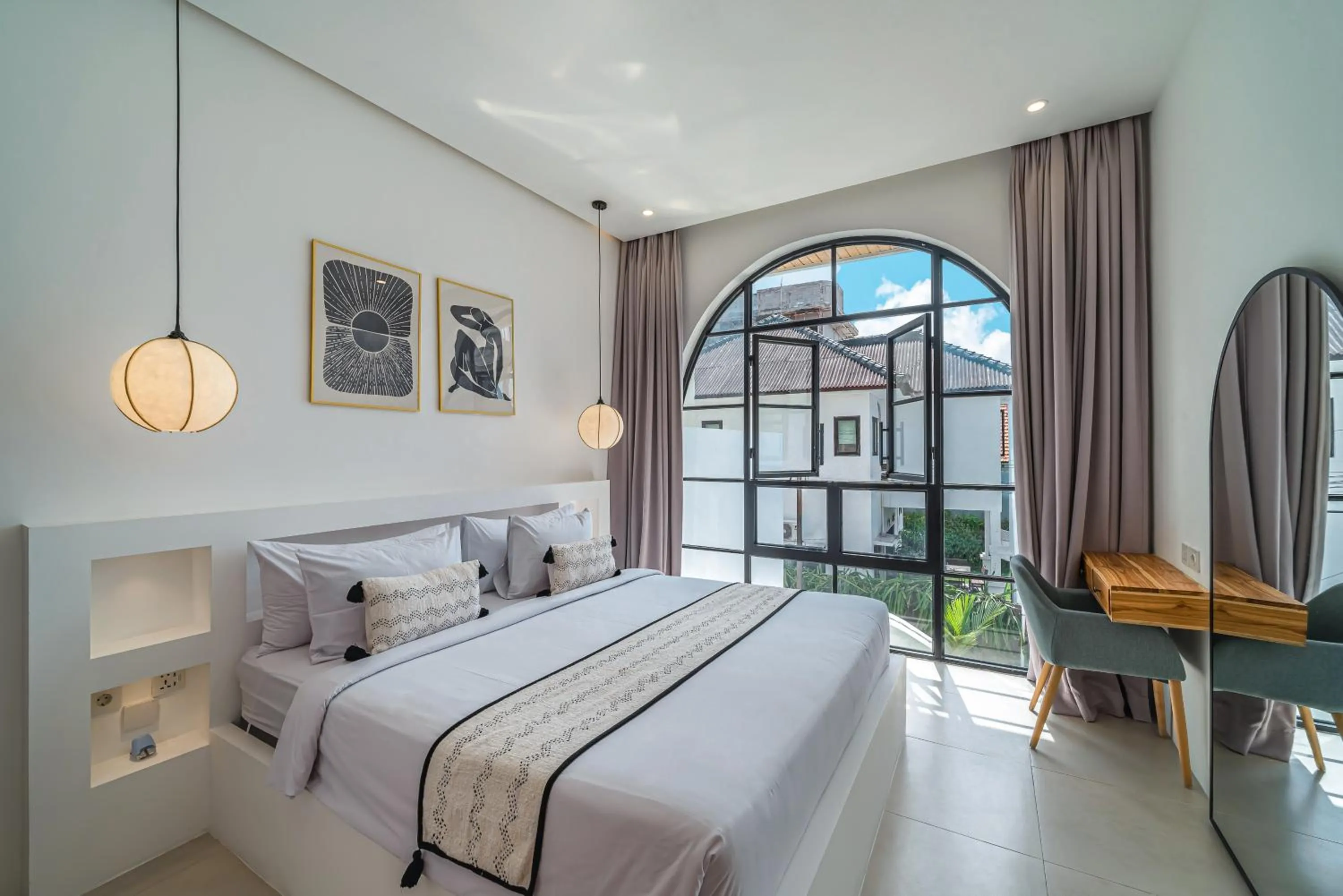 Bed in Villa Sunset and Sunrise - 2BR elegant villa in Central Canggu