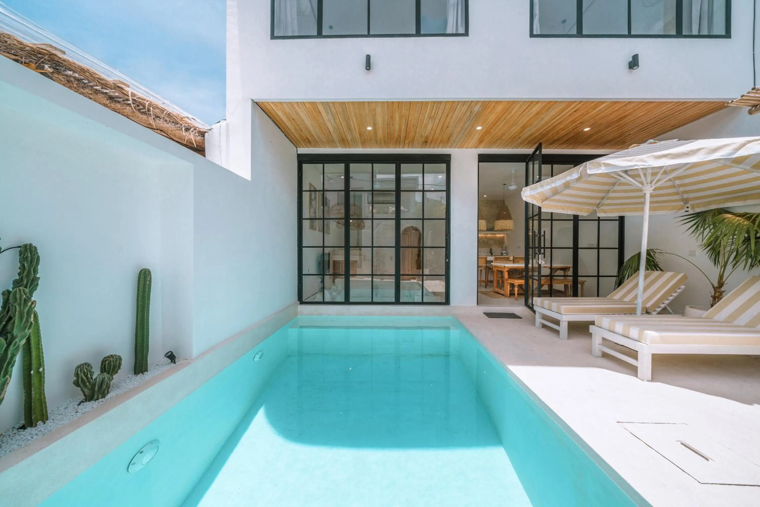 Villa Sunset and Sunrise - 2BR elegant villa in Central Canggu