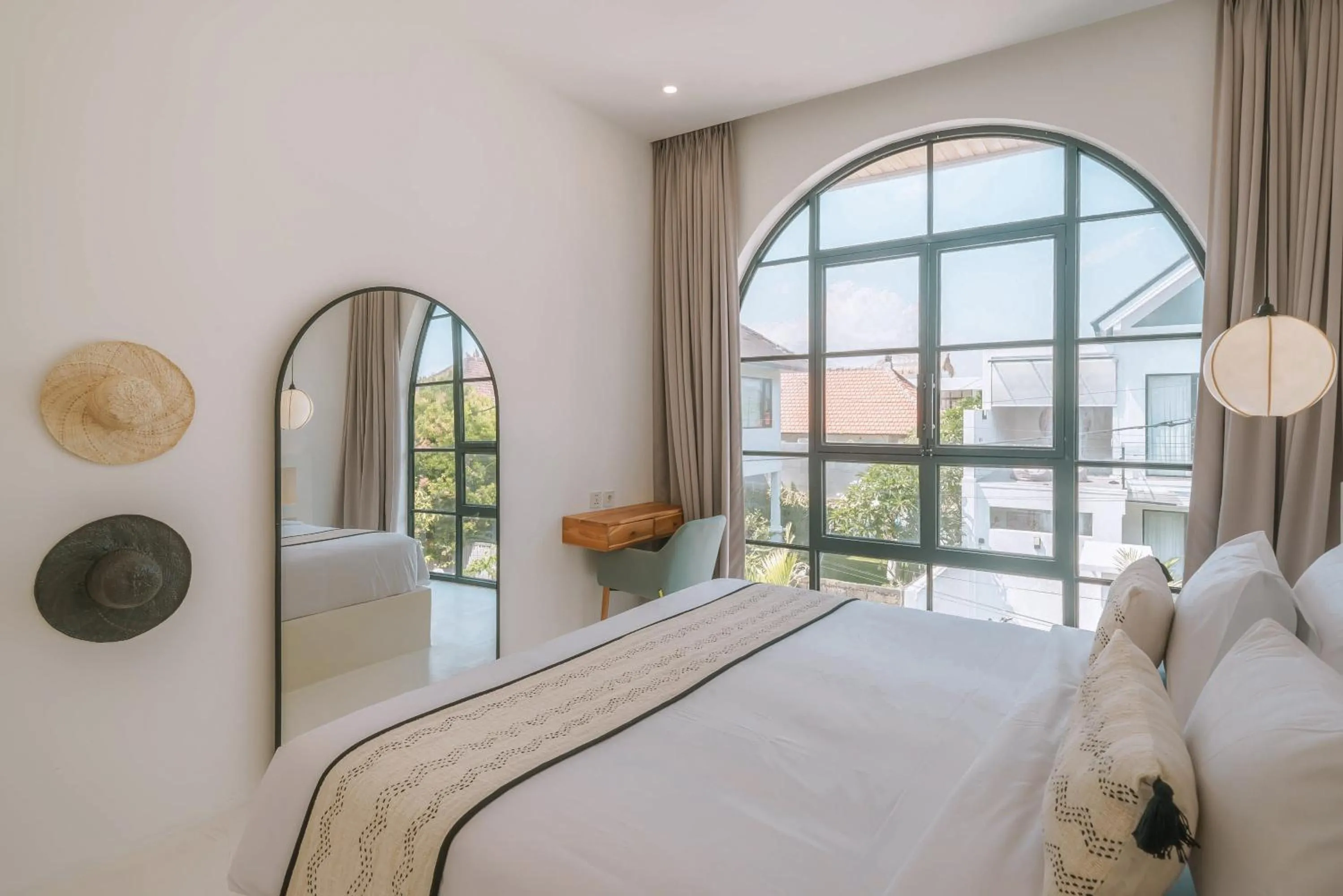 Bed in Villa Sunset and Sunrise - 2BR elegant villa in Central Canggu