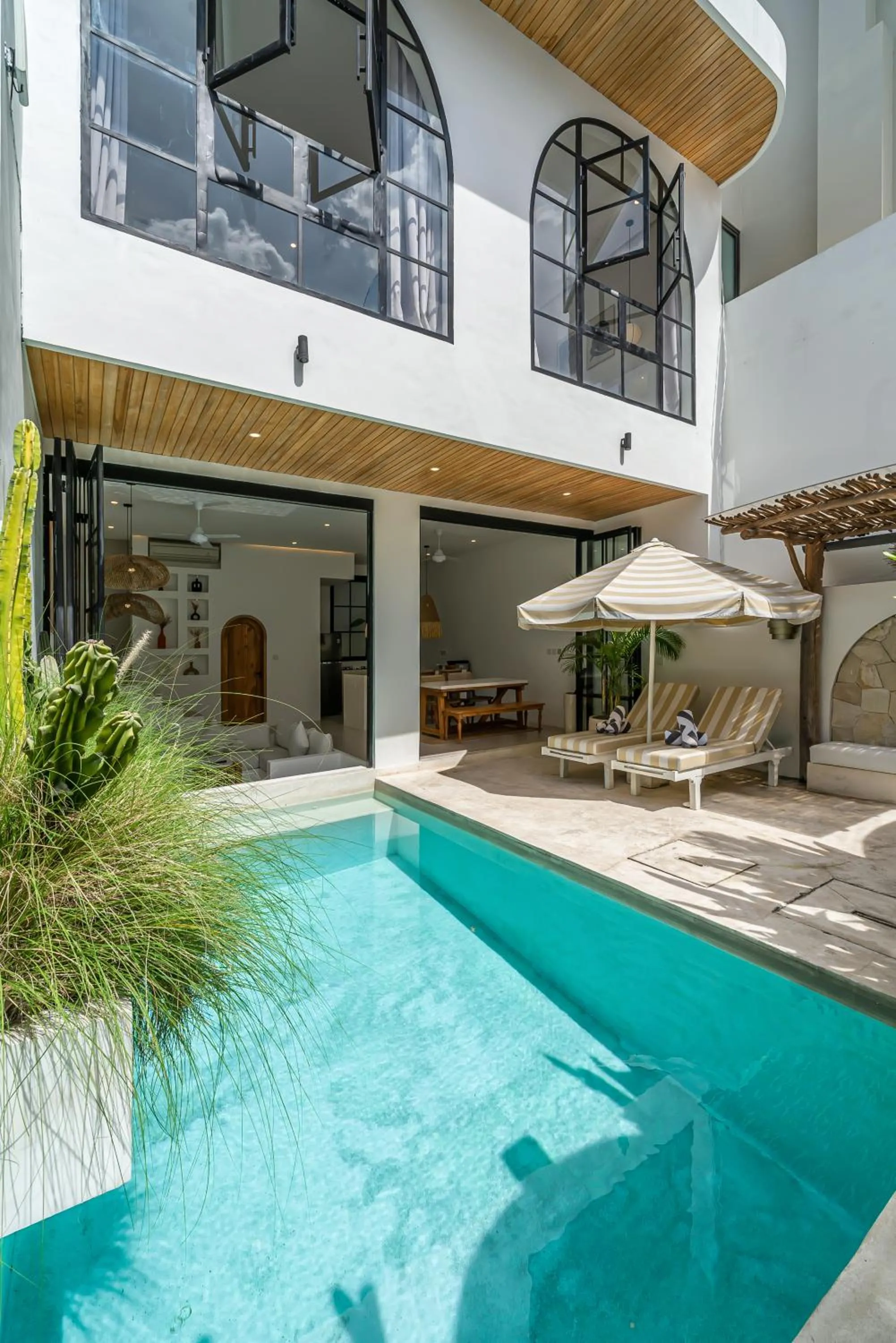 Villa Sunset and Sunrise - 2BR elegant villa in Central Canggu