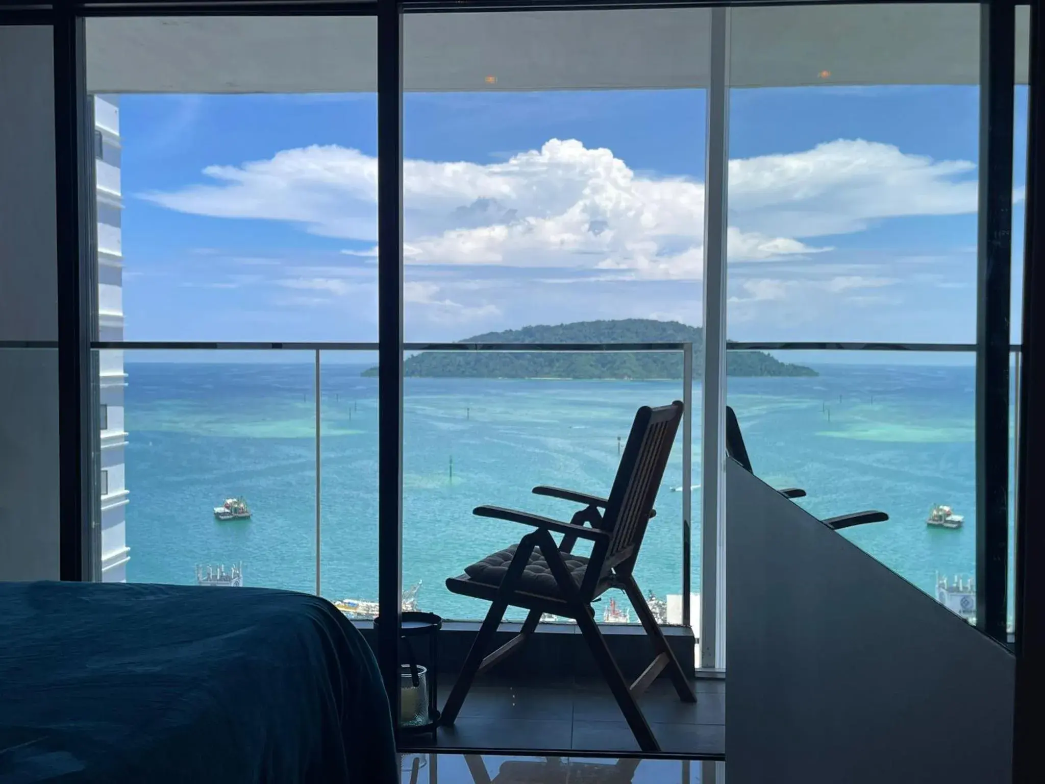 Deluxe One-Bedroom Apartment with Harbor View in Seaview Bliss Studio By Tropical Elegance Deluxe One-Bedroom Apartment with Harbor View in Seaview Bliss Studio By Tropical Elegance