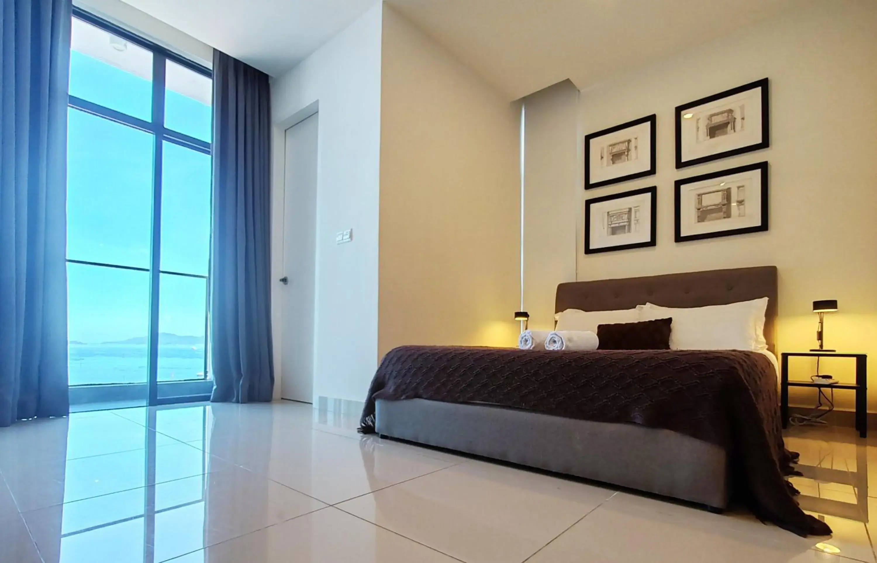 Balcony/Terrace, Bed in Seaview Bliss Studio By Tropical Elegance Balcony/Terrace, Bed in Seaview Bliss Studio By Tropical Elegance