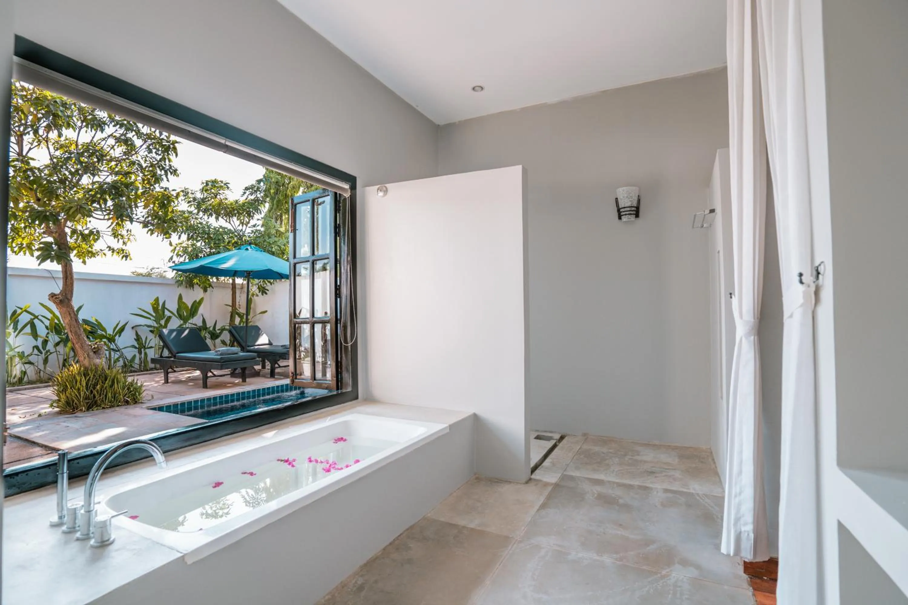 Pool view in Amazing Smile Angkor Resort