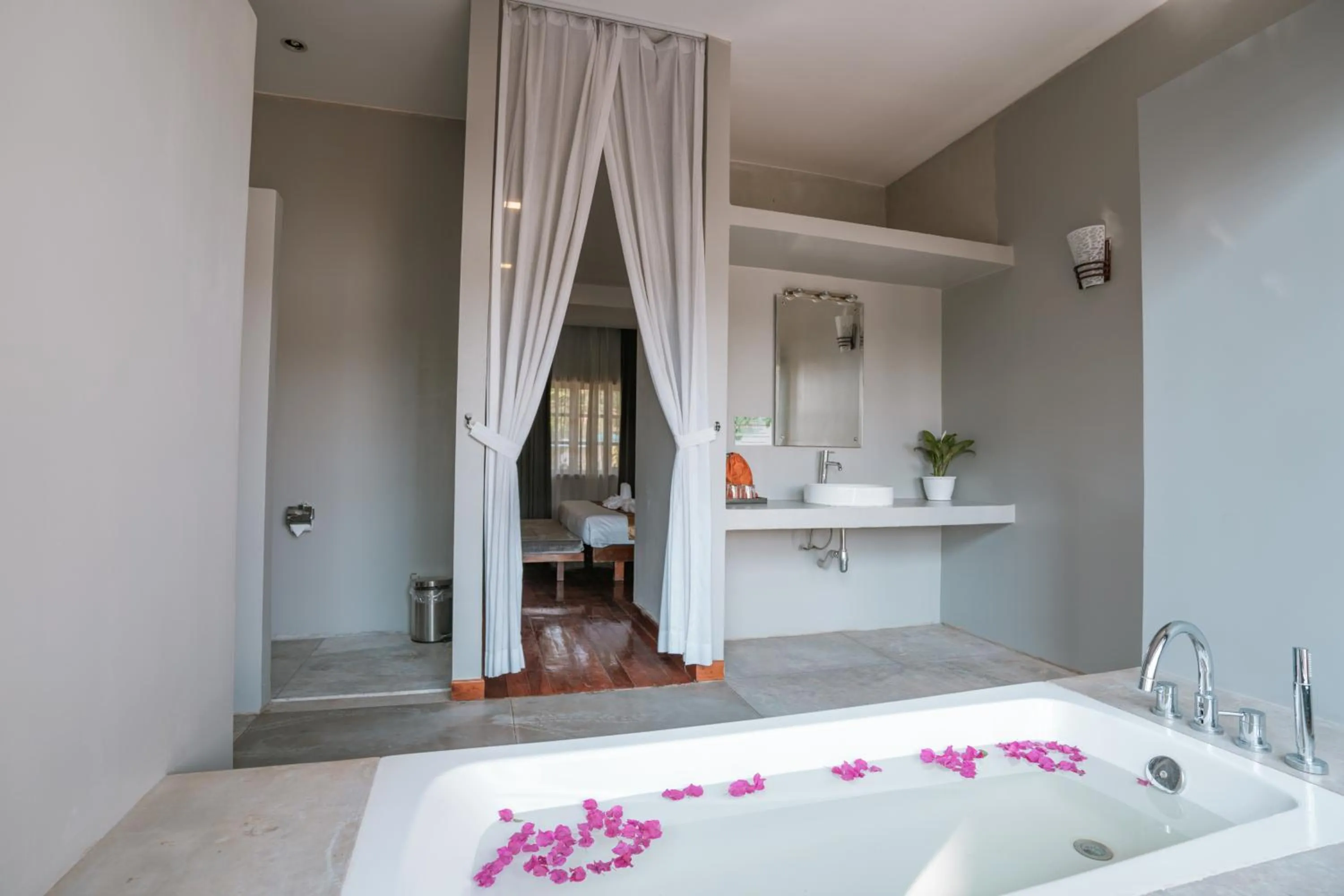 Bathroom in Amazing Smile Angkor Resort