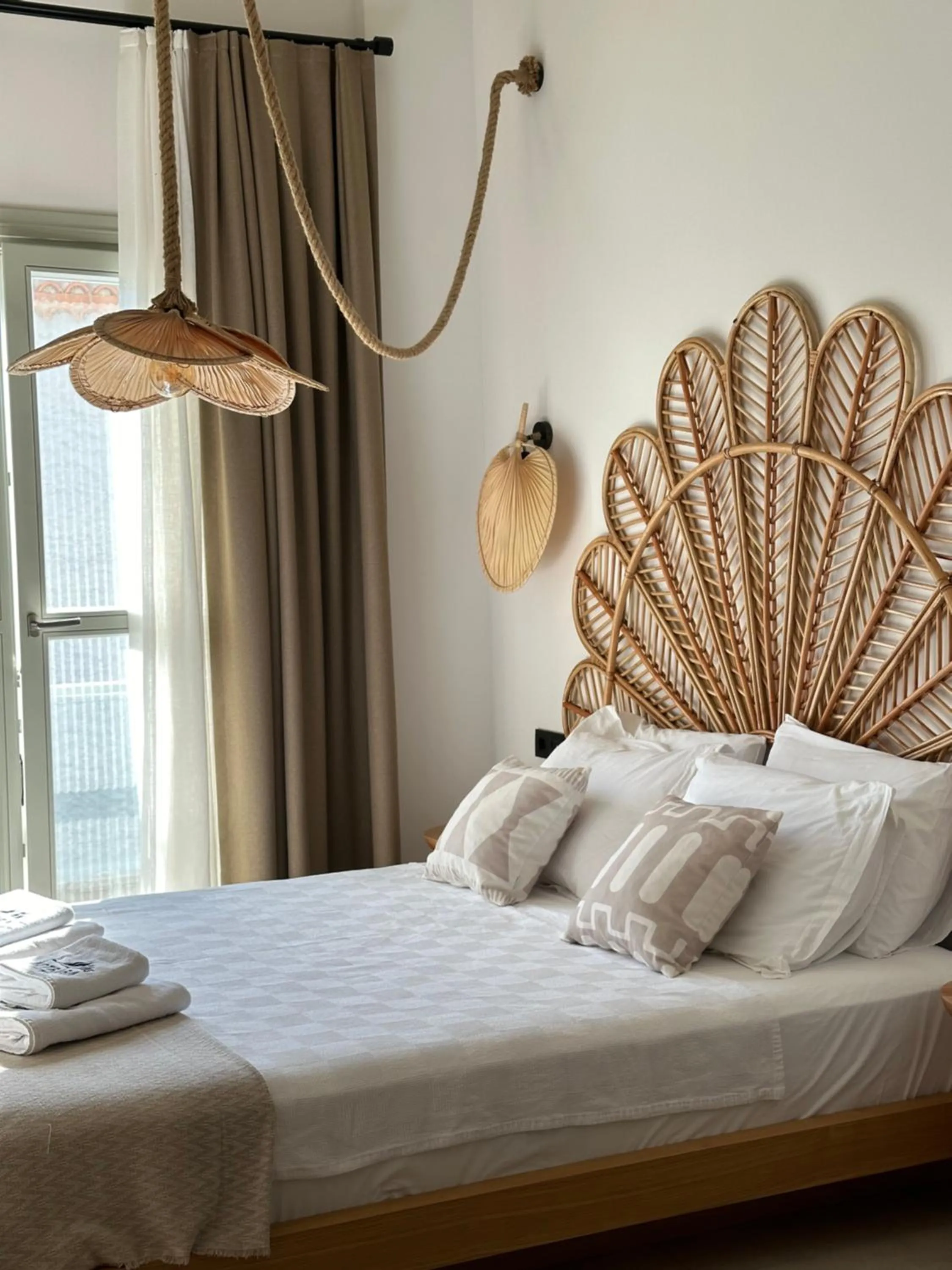 Photo of the whole room, Bed in Kotraba Alacati Hotel