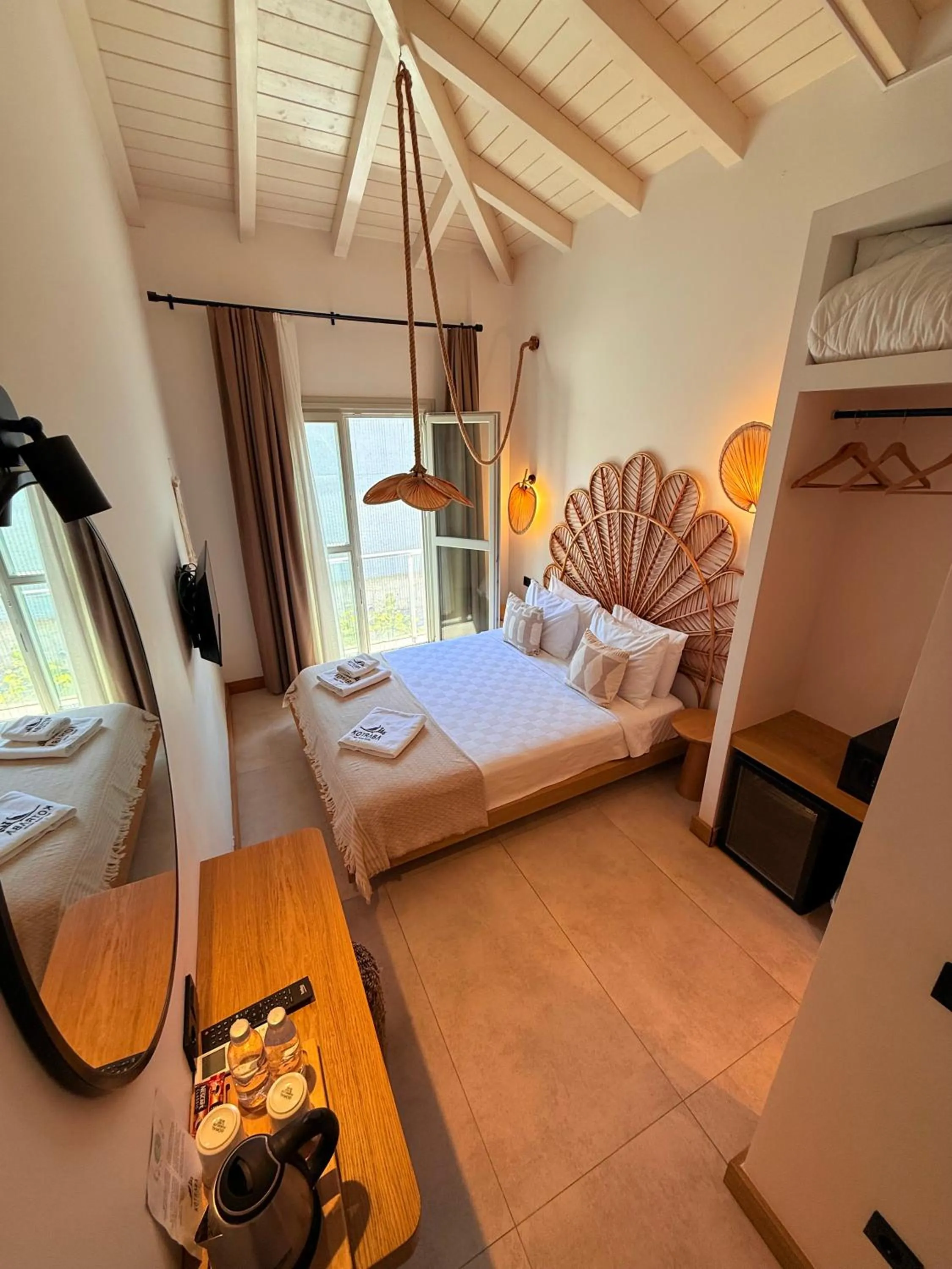 Photo of the whole room, Bed in Kotraba Alacati Hotel