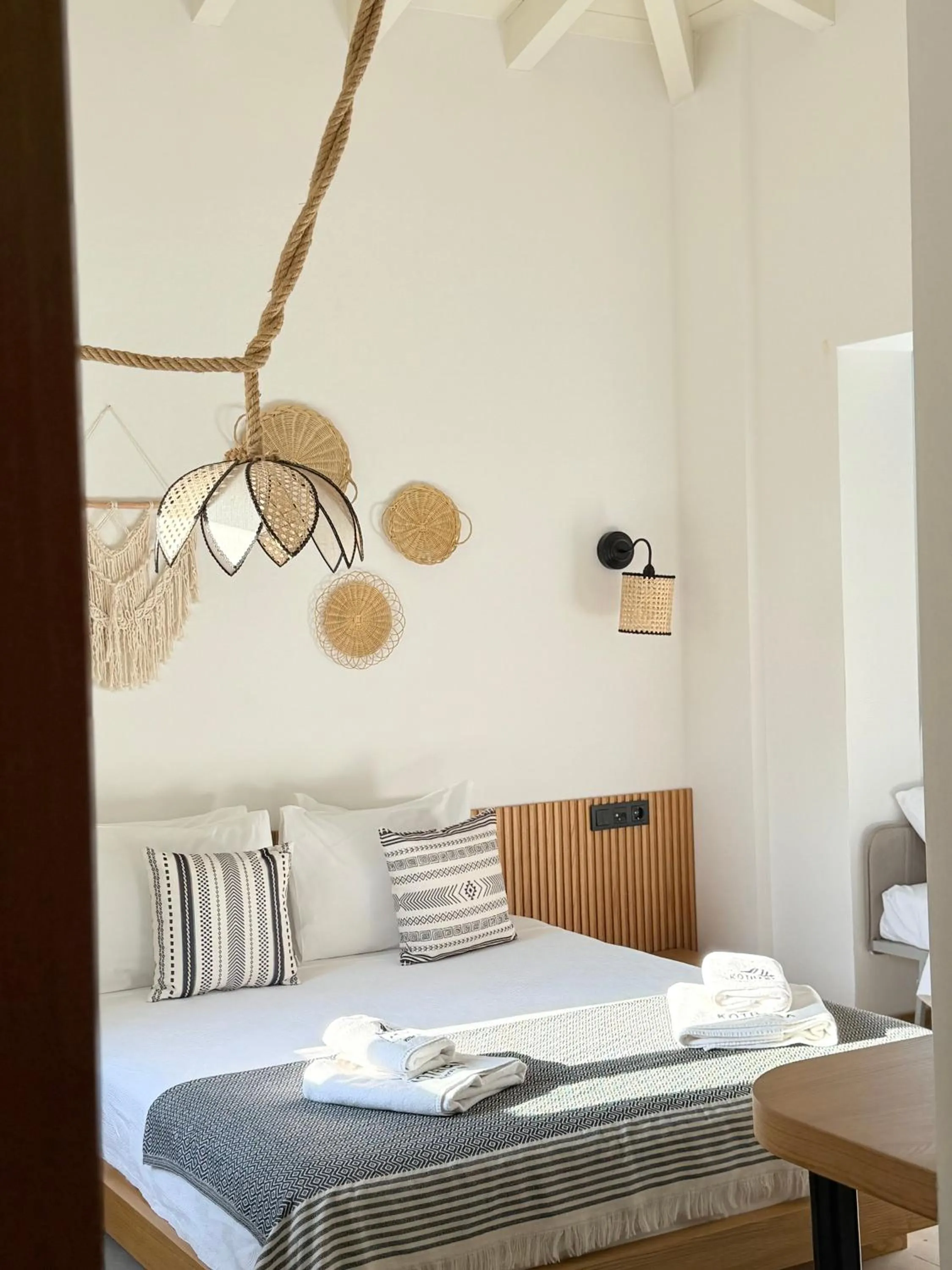 Photo of the whole room, Bed in Kotraba Alacati Hotel