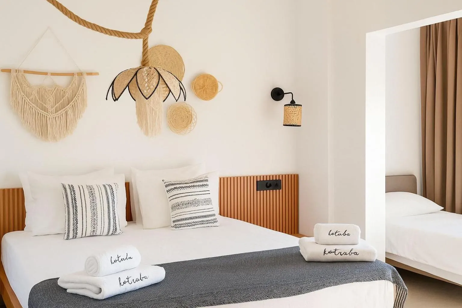 Photo of the whole room, Bed in Kotraba Alacati Hotel