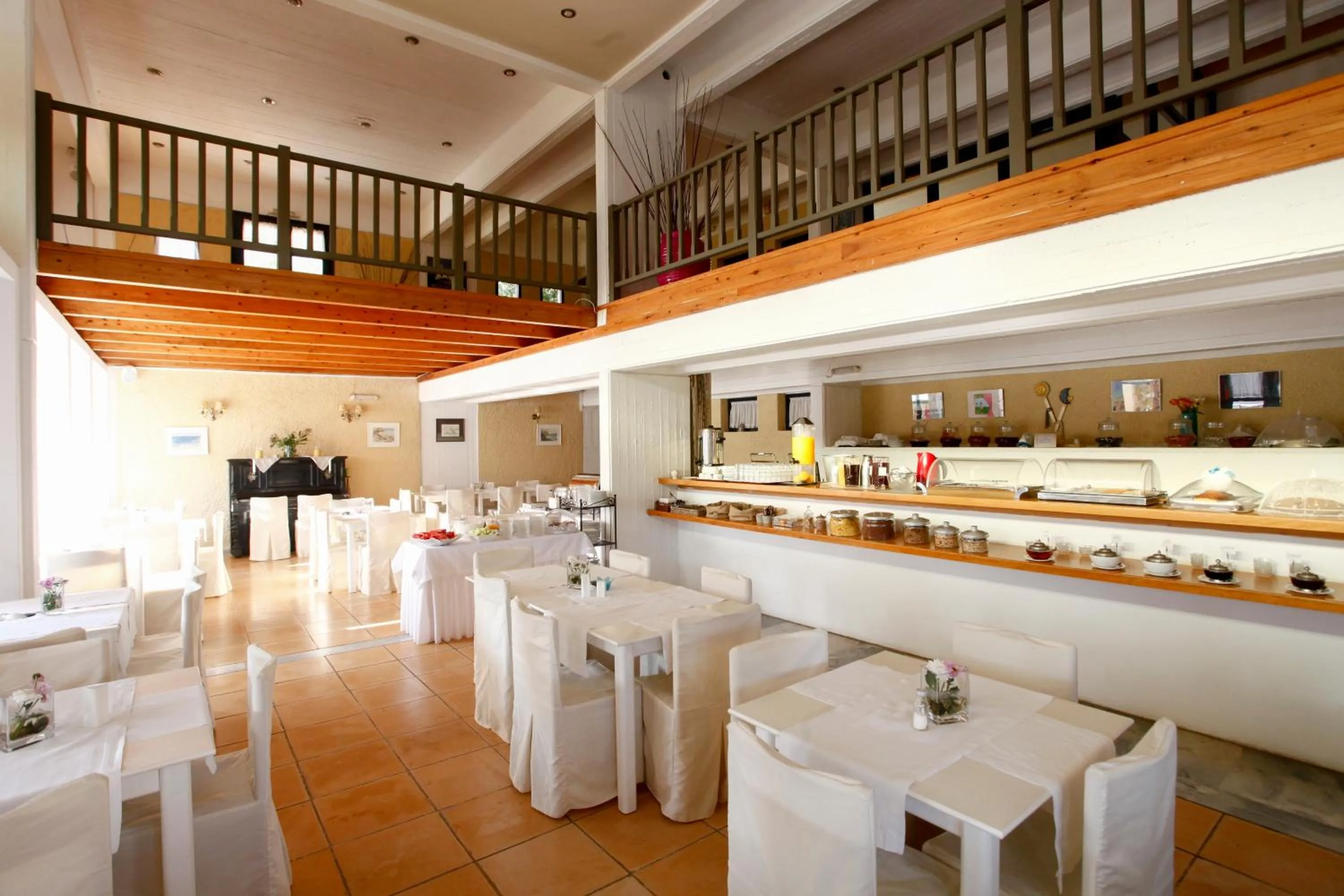 Restaurant/places to eat in Mare Vista Hotel - Epaminondas