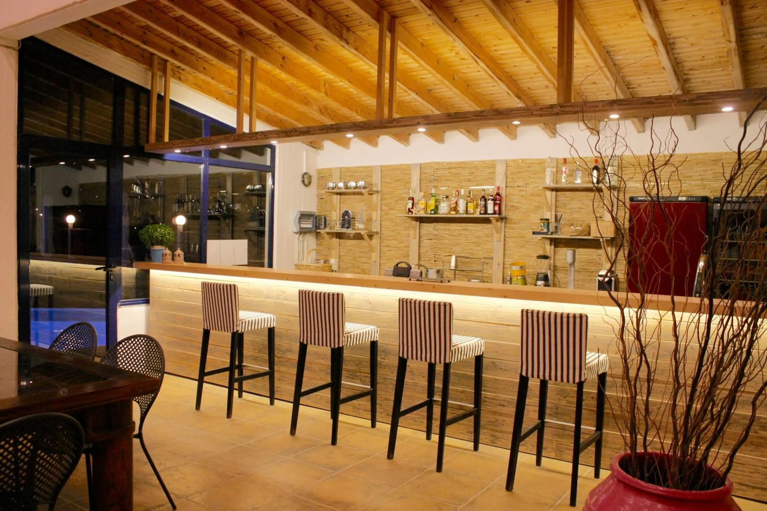 Lounge or bar in Mare Vista Hotel - Epaminondas