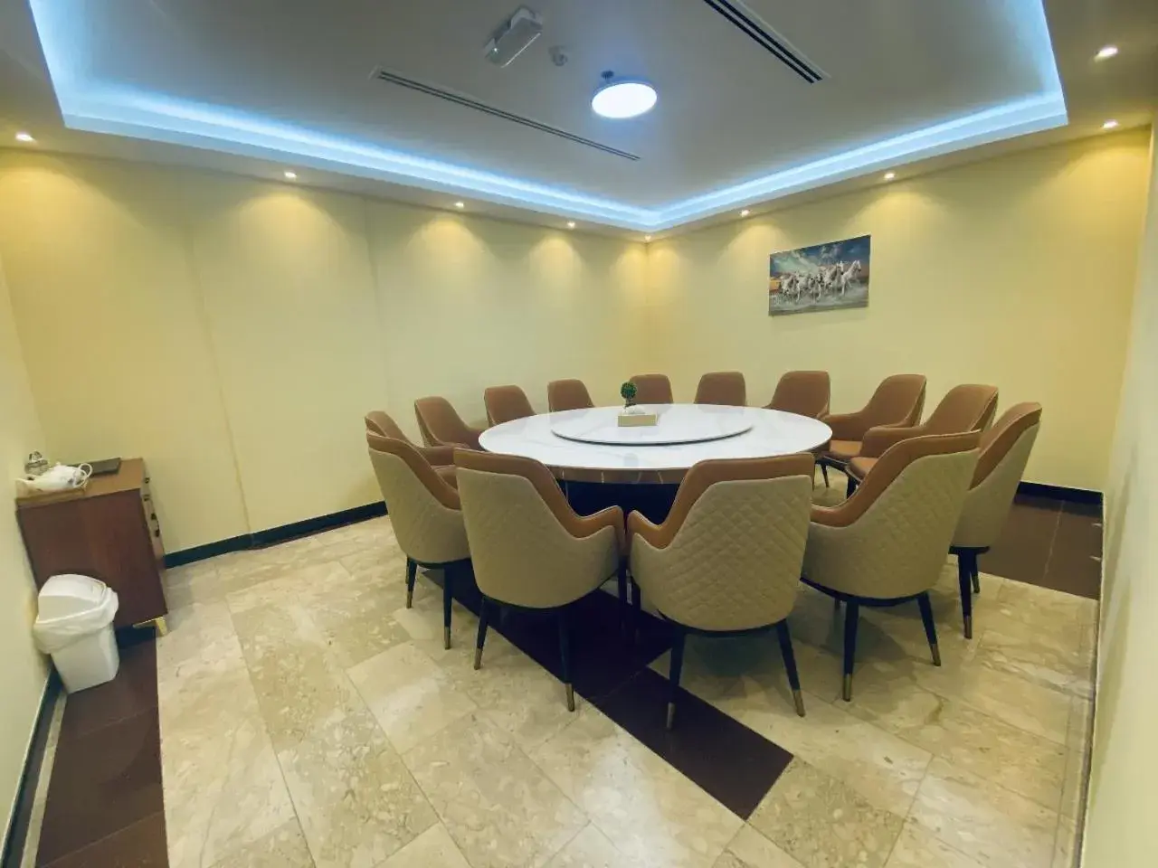 Restaurant/places to eat in Three 888 Hotel Restaurant/places to eat in Three 888 Hotel