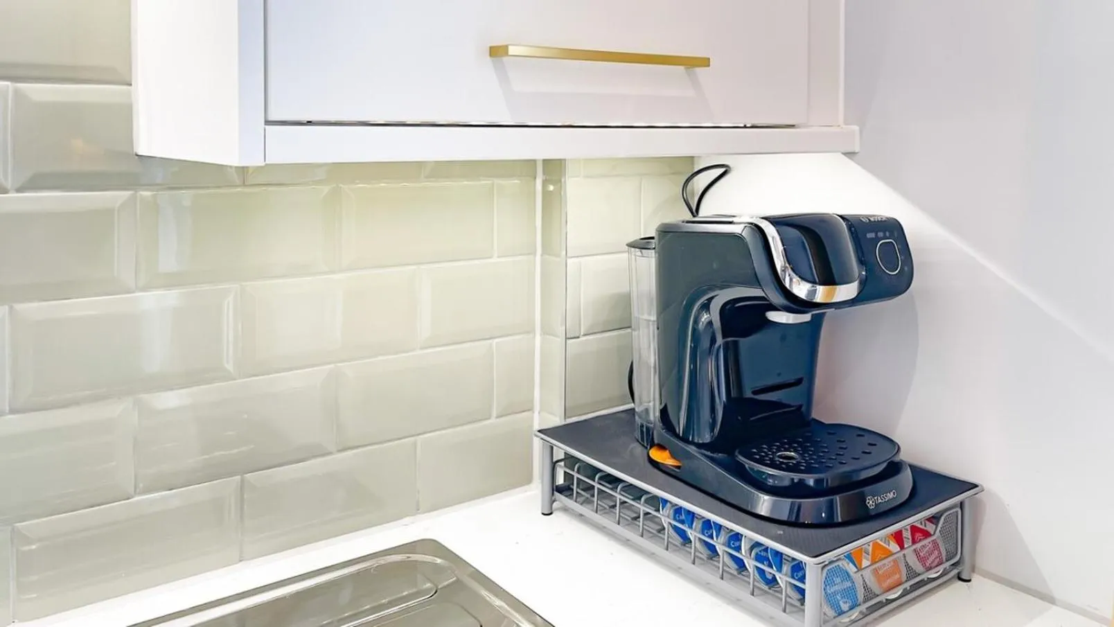 Coffee/tea facilities in Old Town Trinity Apt No 3 By Adliv