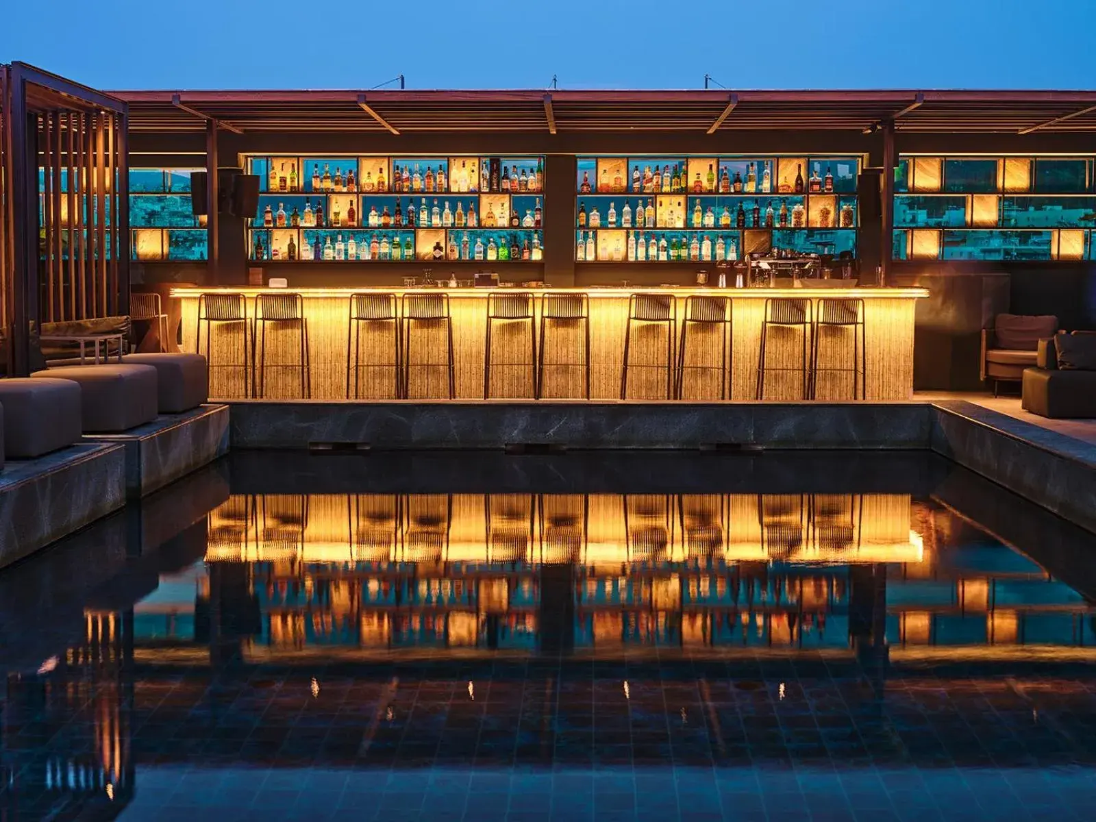 Lounge or bar in Radisson Blu Park Hotel Athens Lounge or bar in Radisson Blu Park Hotel Athens