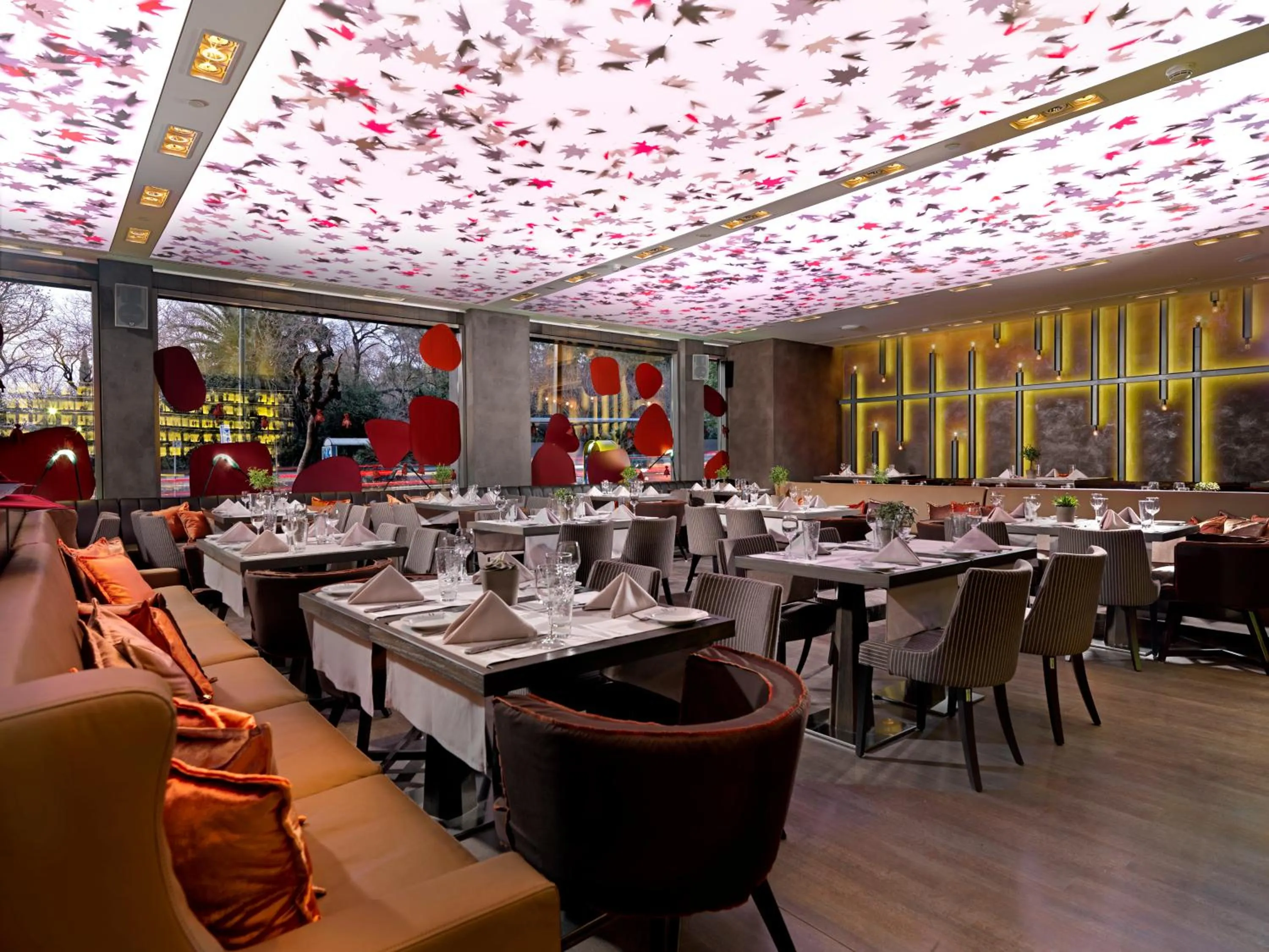 Restaurant/places to eat in Radisson Blu Park Hotel Athens