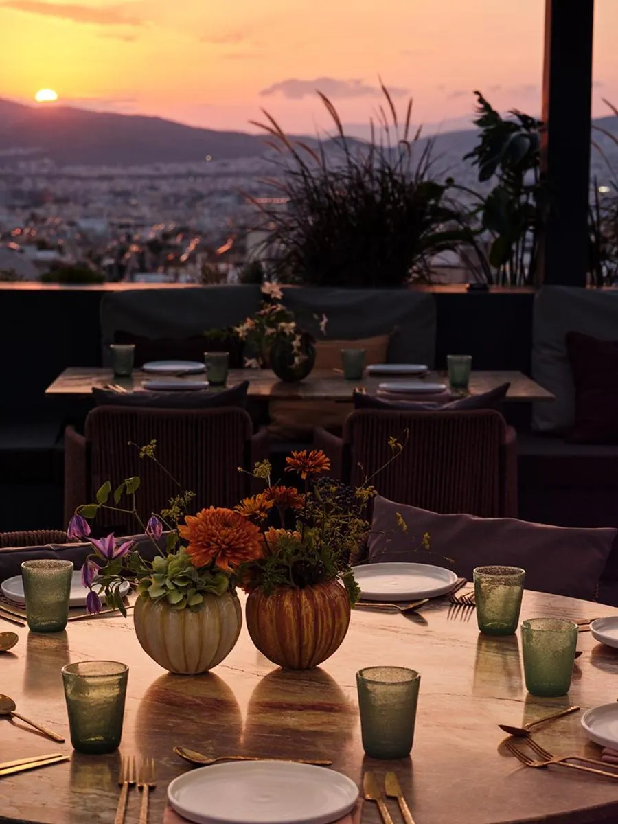 Restaurant/places to eat in Radisson Blu Park Hotel Athens