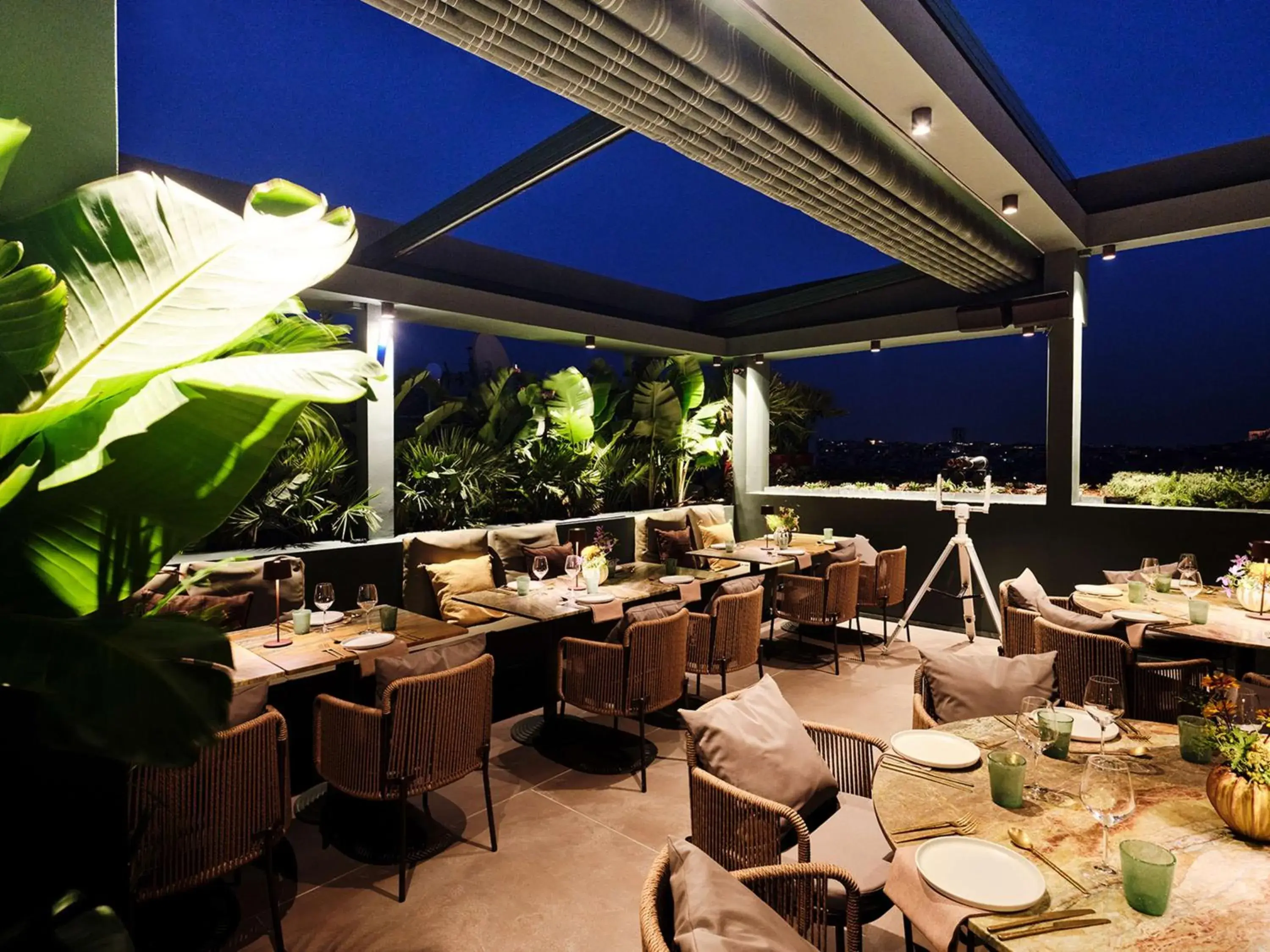 Restaurant/places to eat in Radisson Blu Park Hotel Athens Restaurant/places to eat in Radisson Blu Park Hotel Athens