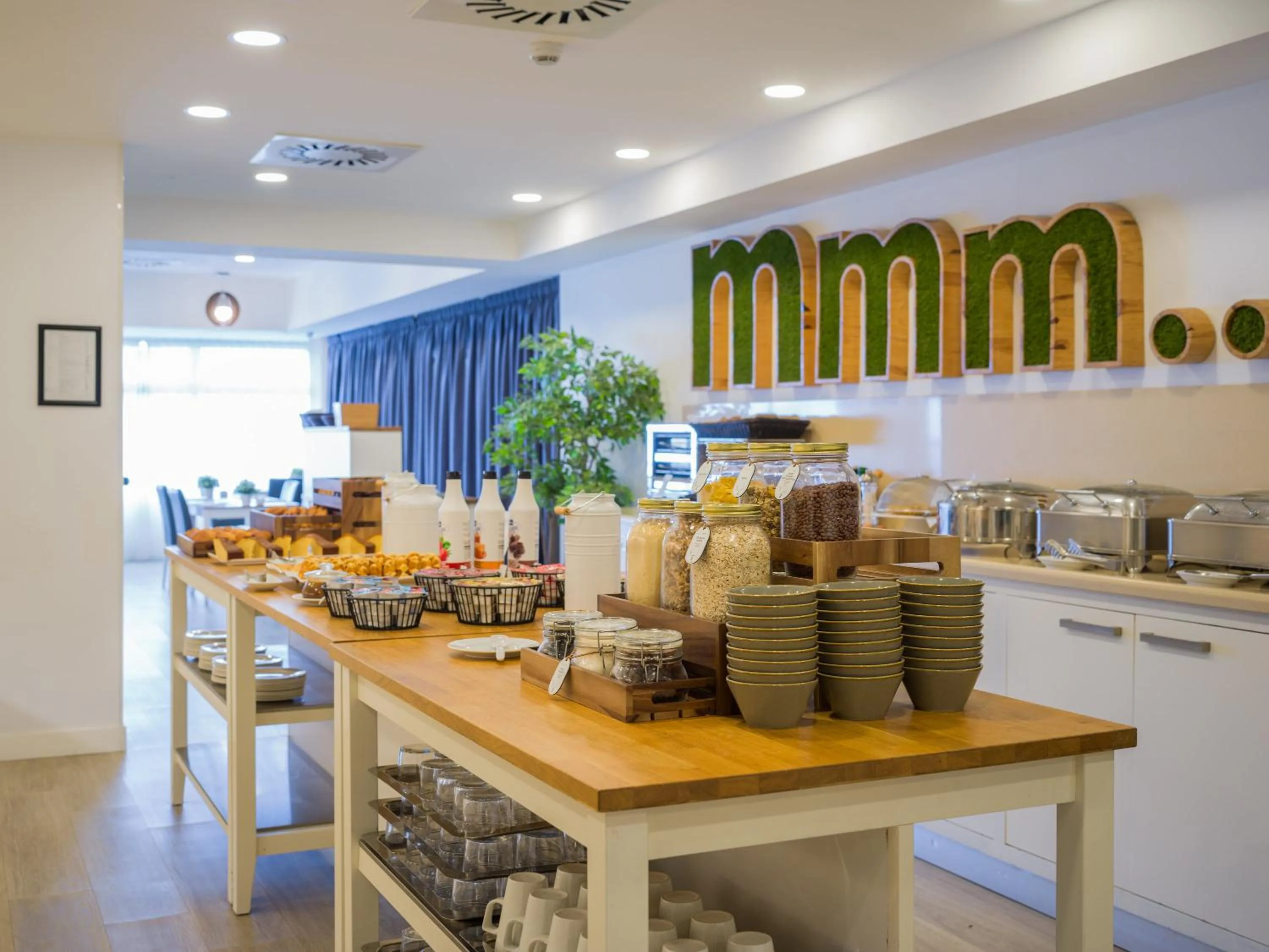 Breakfast in Sercotel Hotel Parque