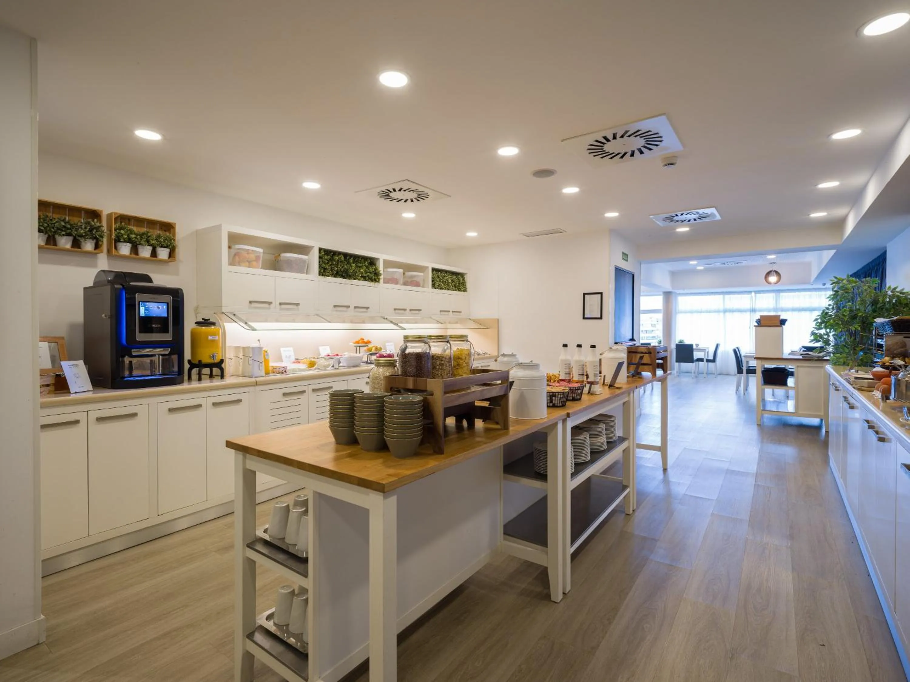 Breakfast in Sercotel Hotel Parque