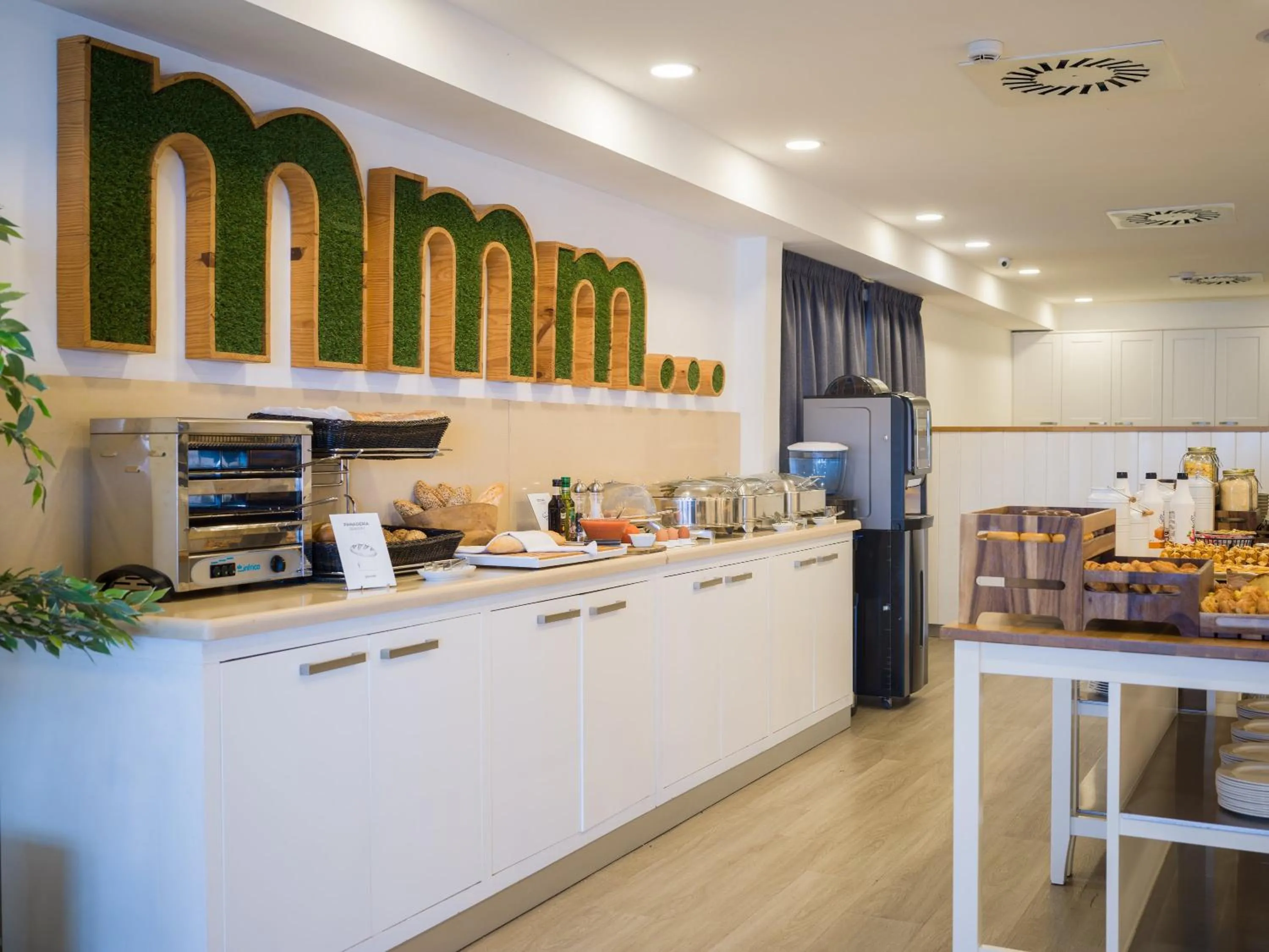 Breakfast in Sercotel Hotel Parque