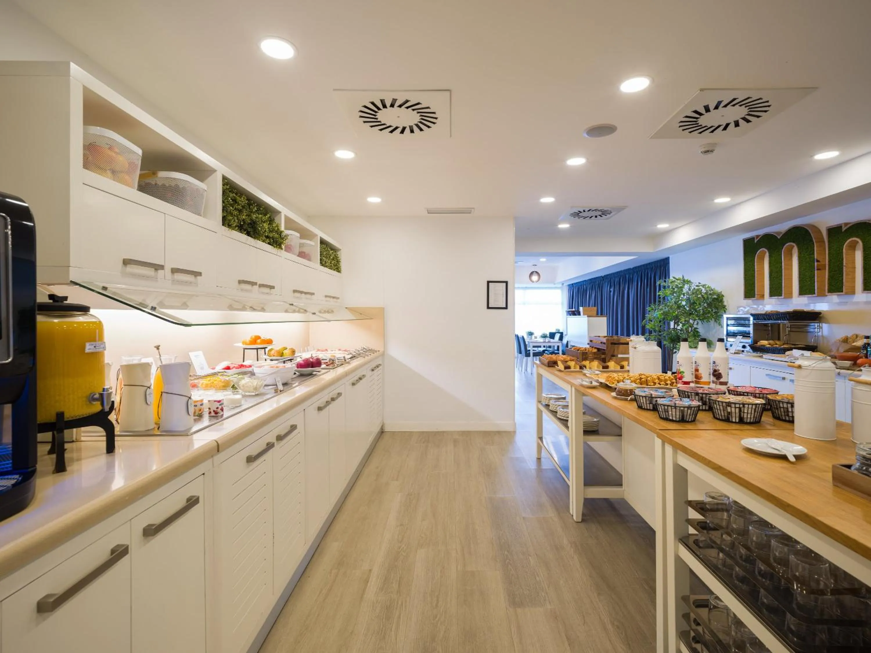 Breakfast in Sercotel Hotel Parque