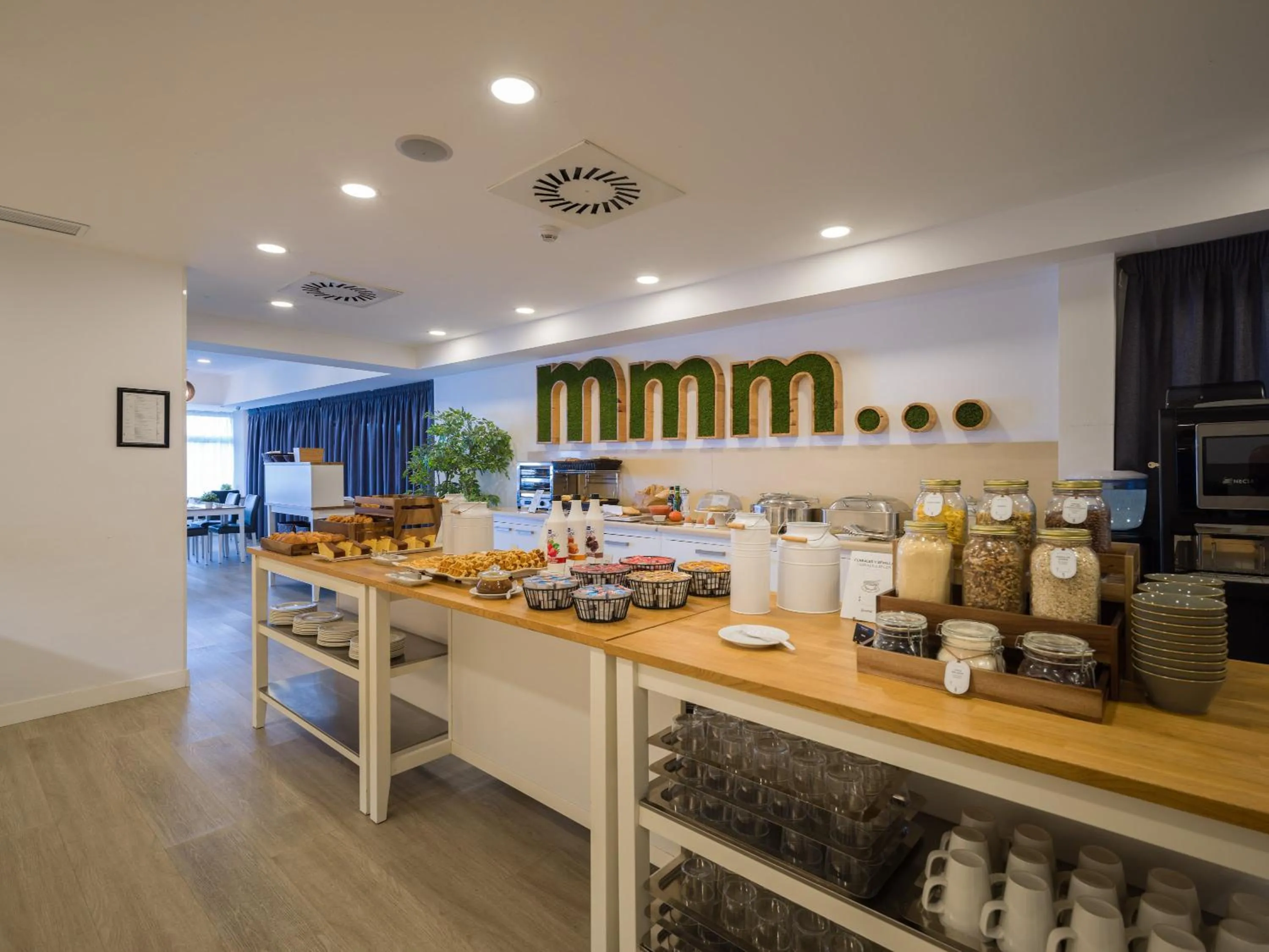 Breakfast in Sercotel Hotel Parque