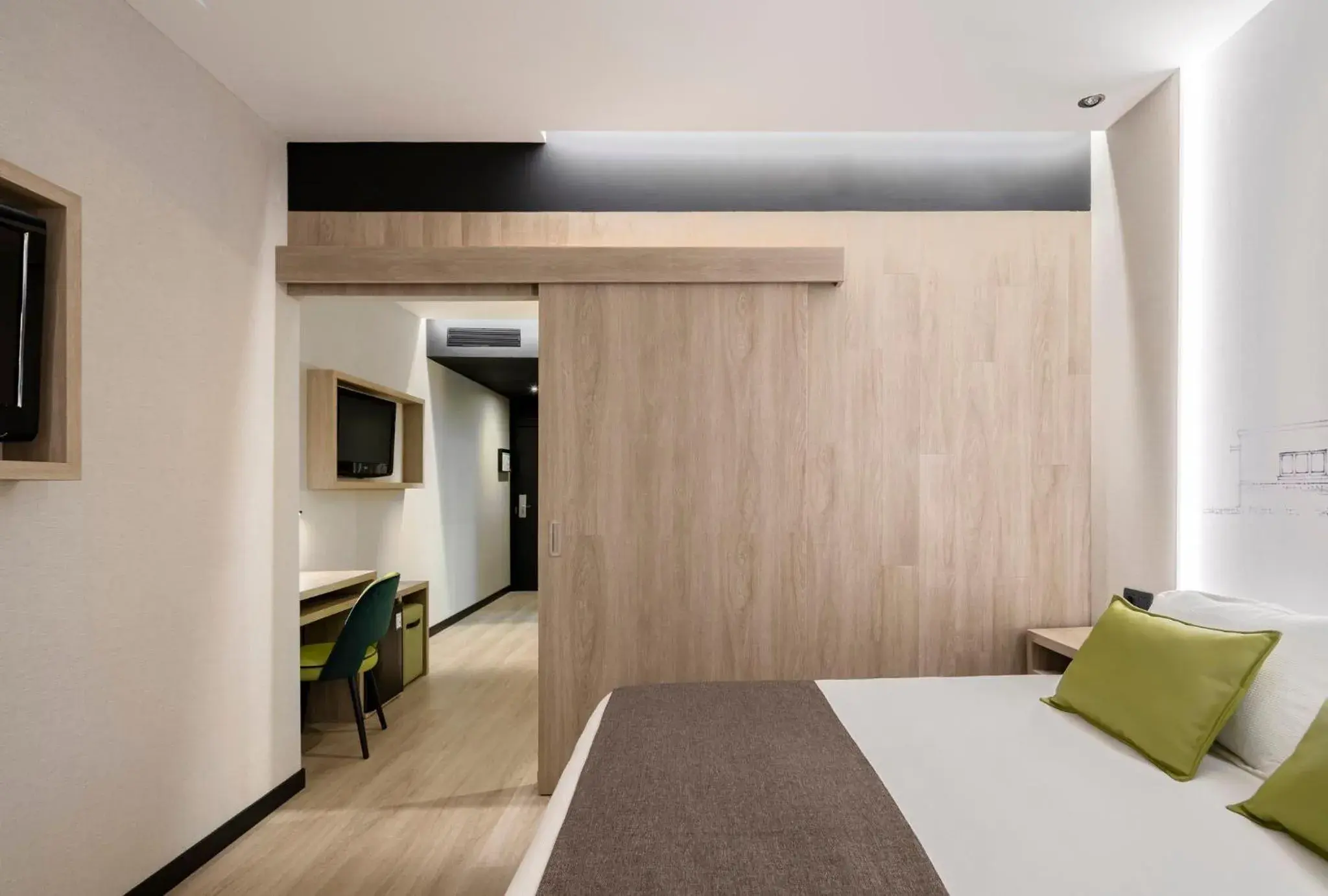 Photo of the whole room, Bed in Sercotel Hotel Parque Photo of the whole room, Bed in Sercotel Hotel Parque