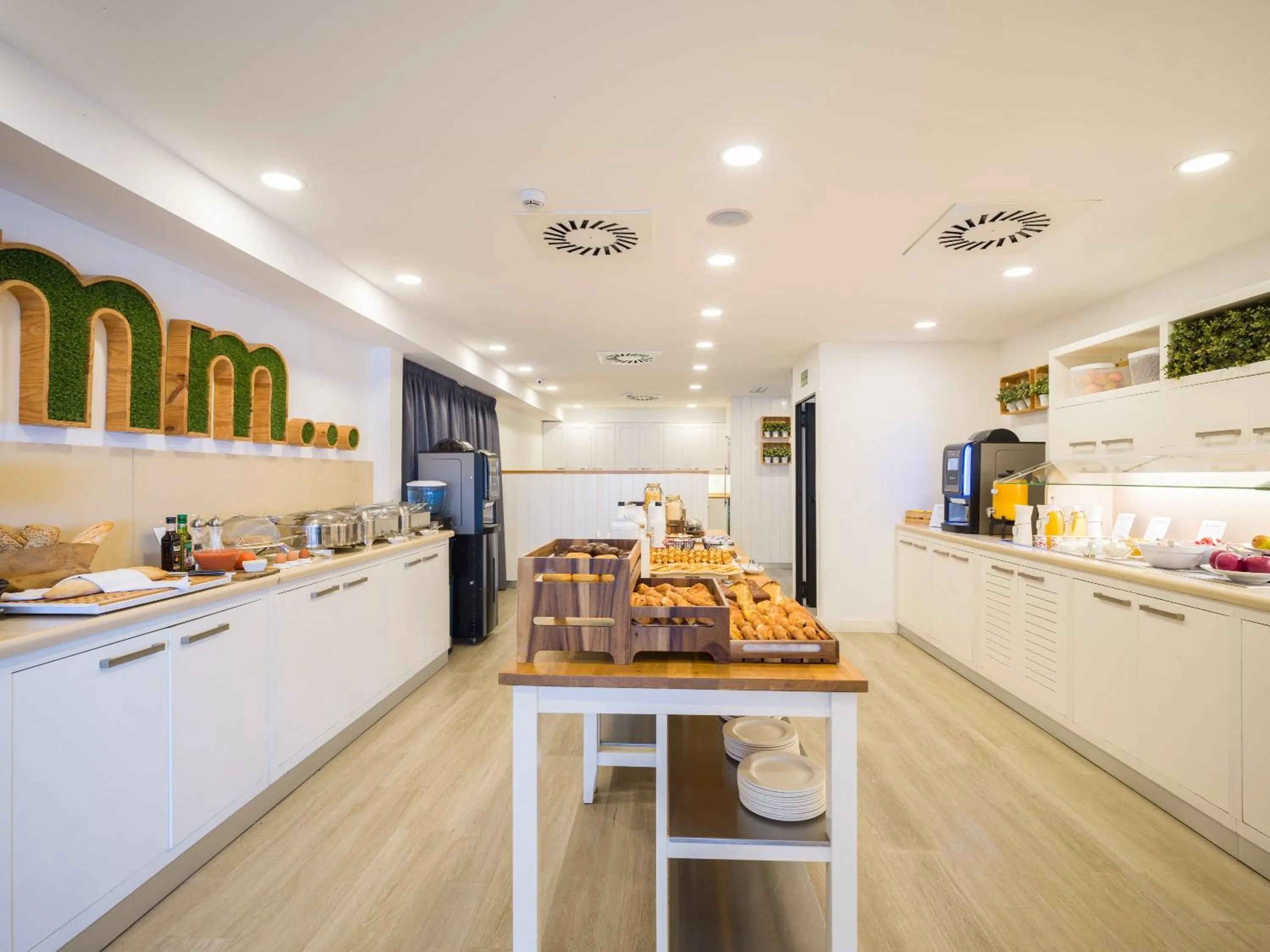 Breakfast in Sercotel Hotel Parque